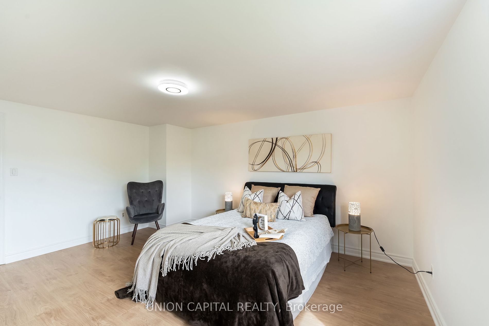 20 Empire Cres