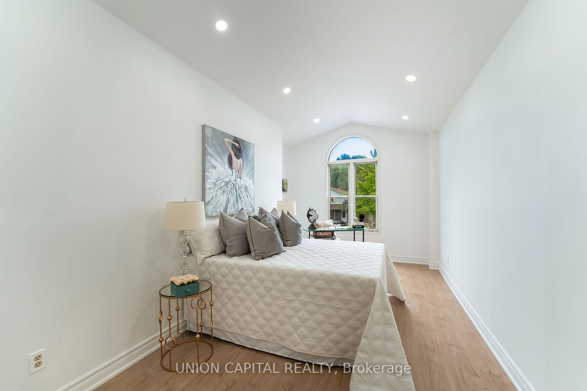 20 Empire Cres