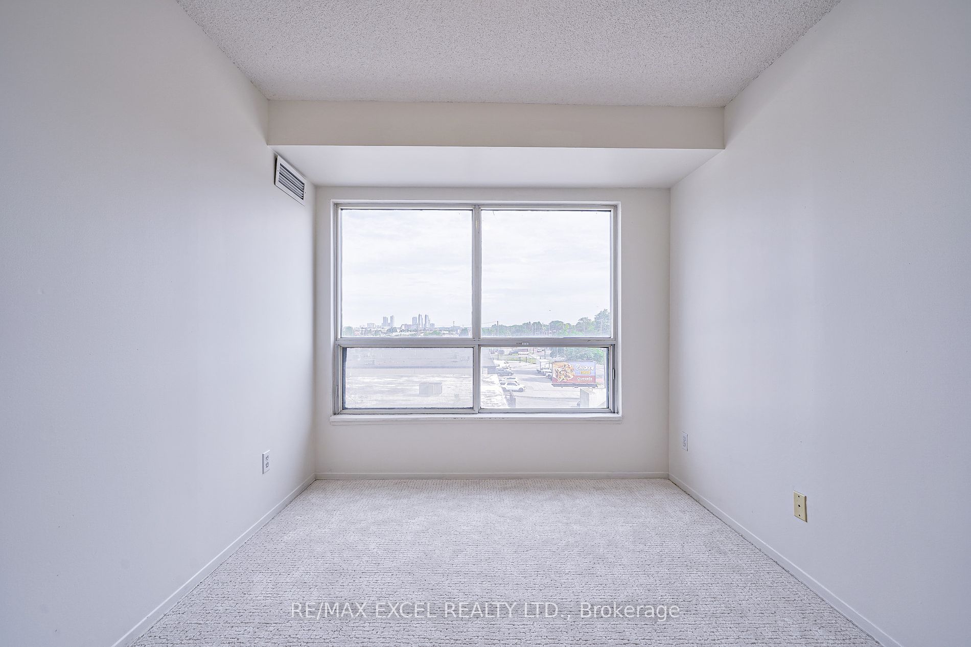 1470 Midland Ave, #409