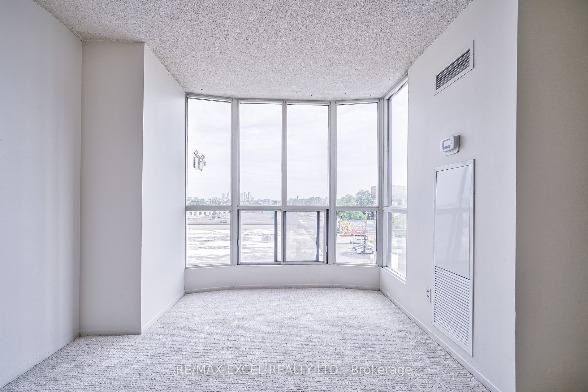 1470 Midland Ave, #409