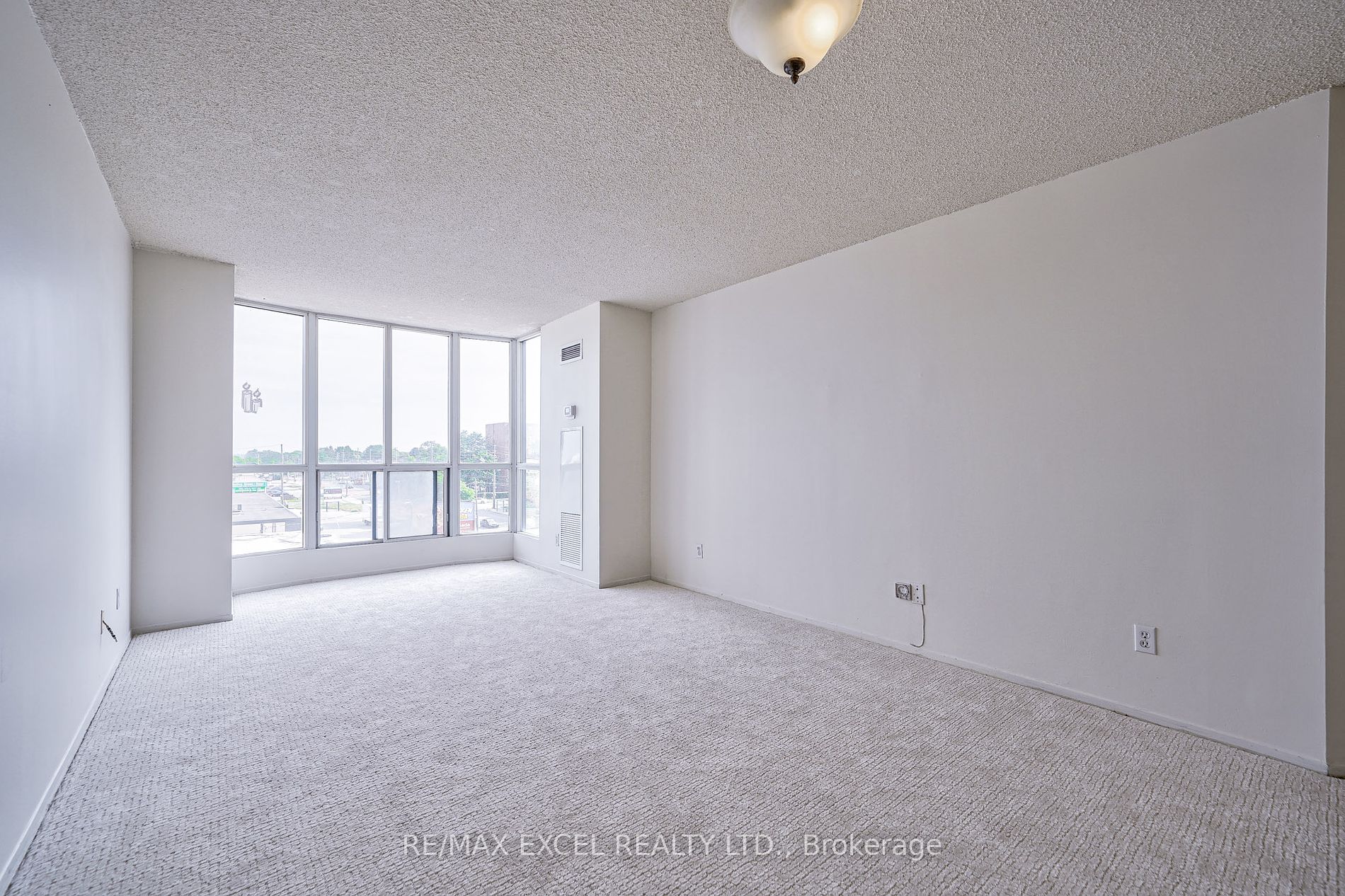 1470 Midland Ave, #409