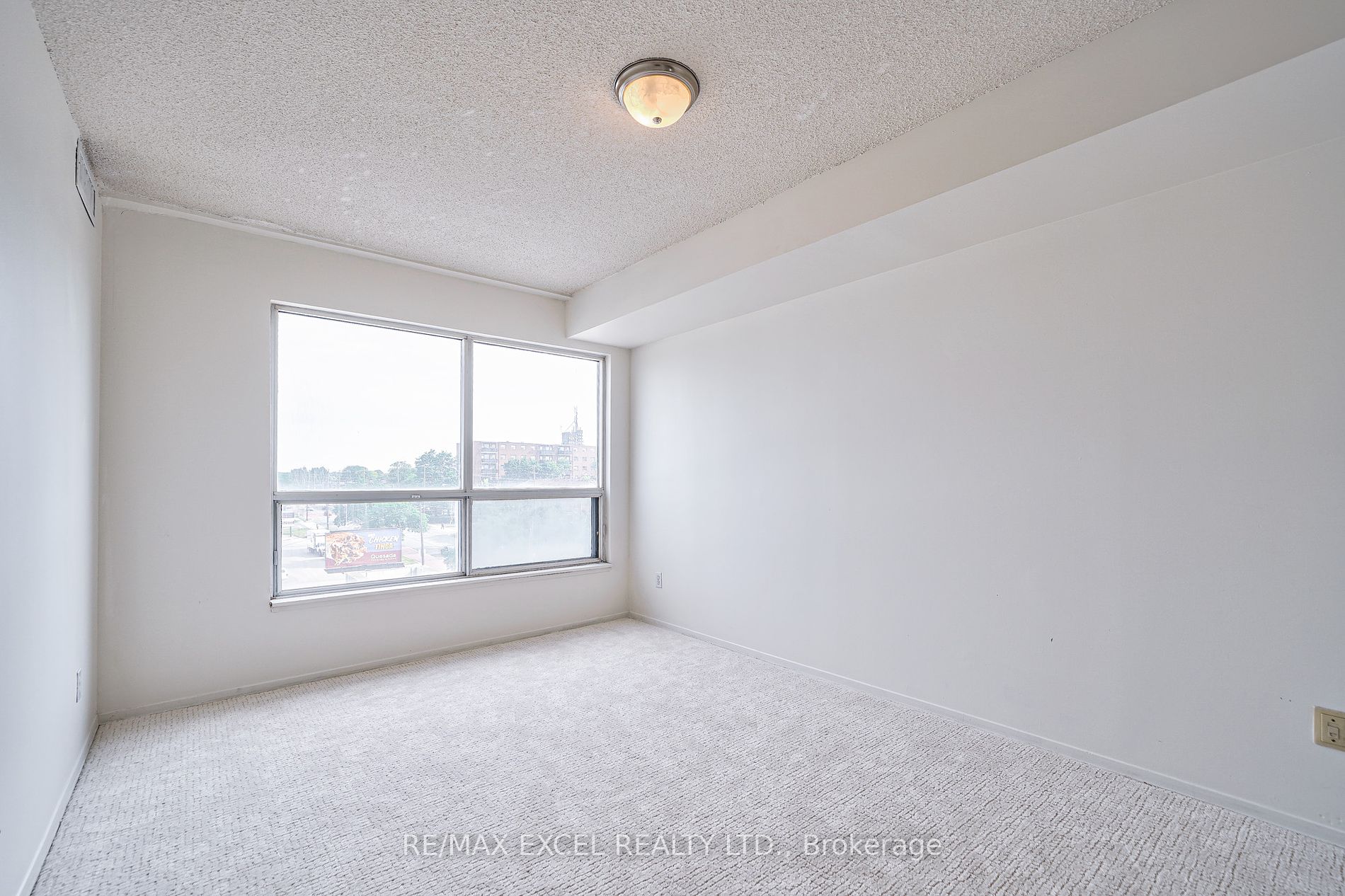 1470 Midland Ave, #409