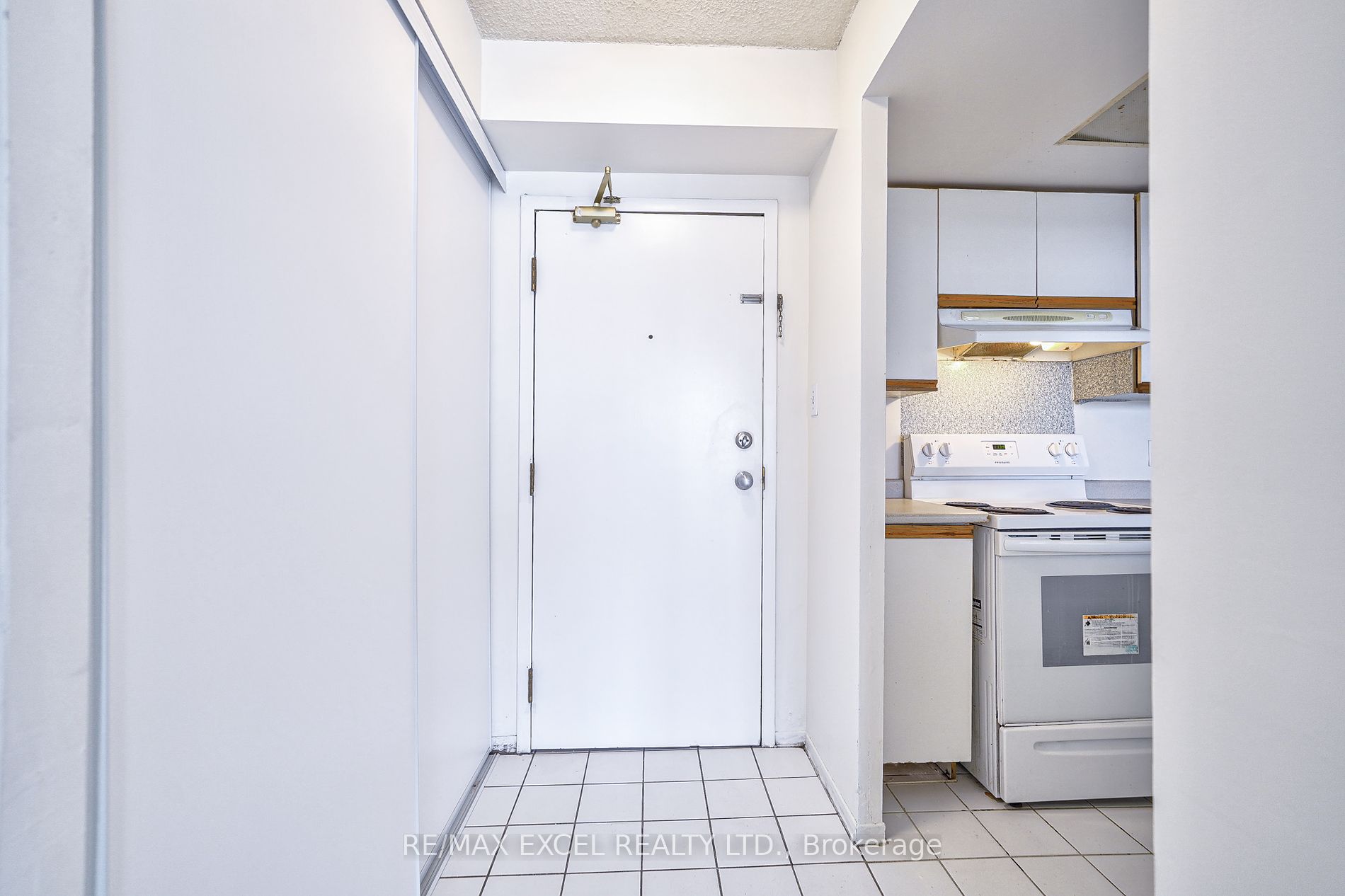 1470 Midland Ave, #409