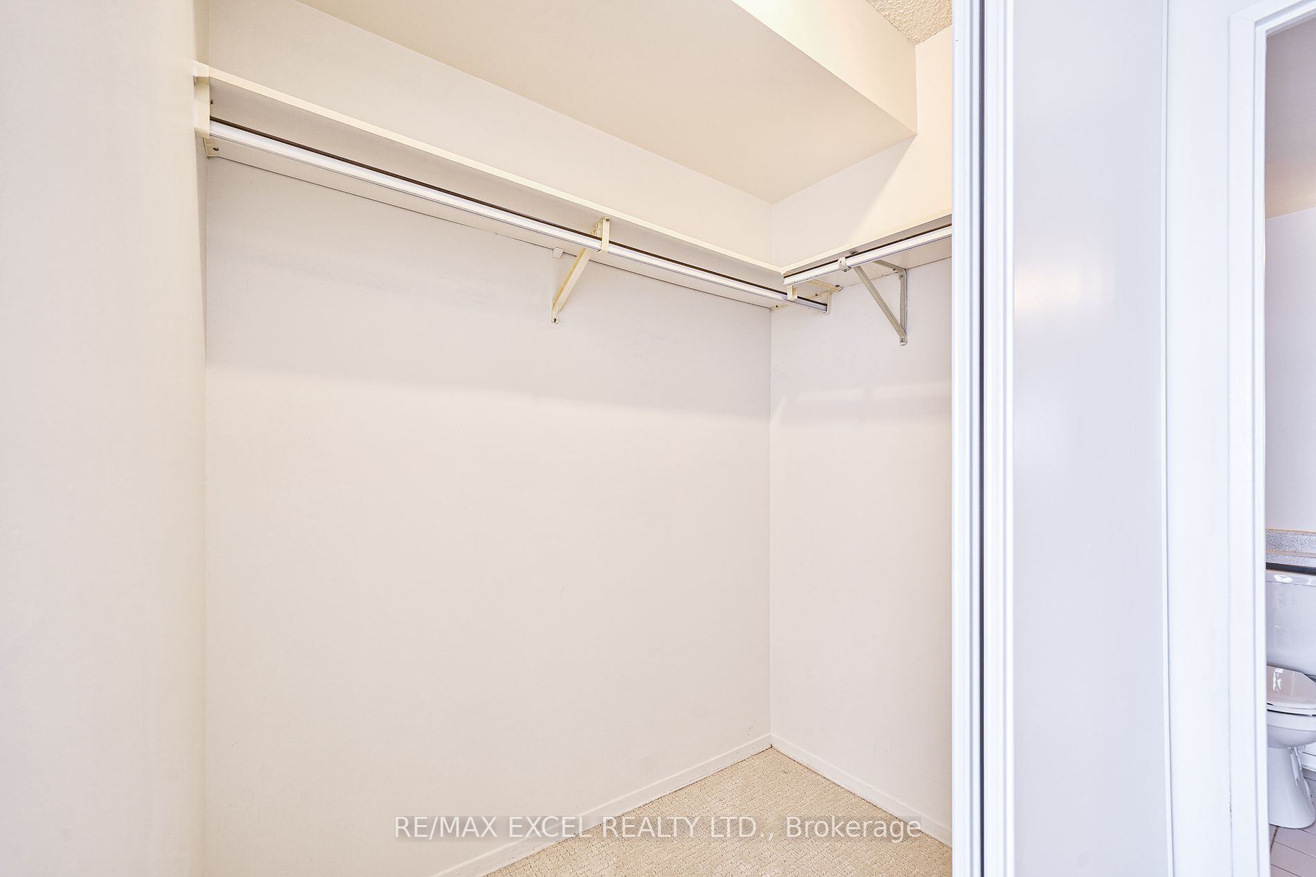 1470 Midland Ave, #409