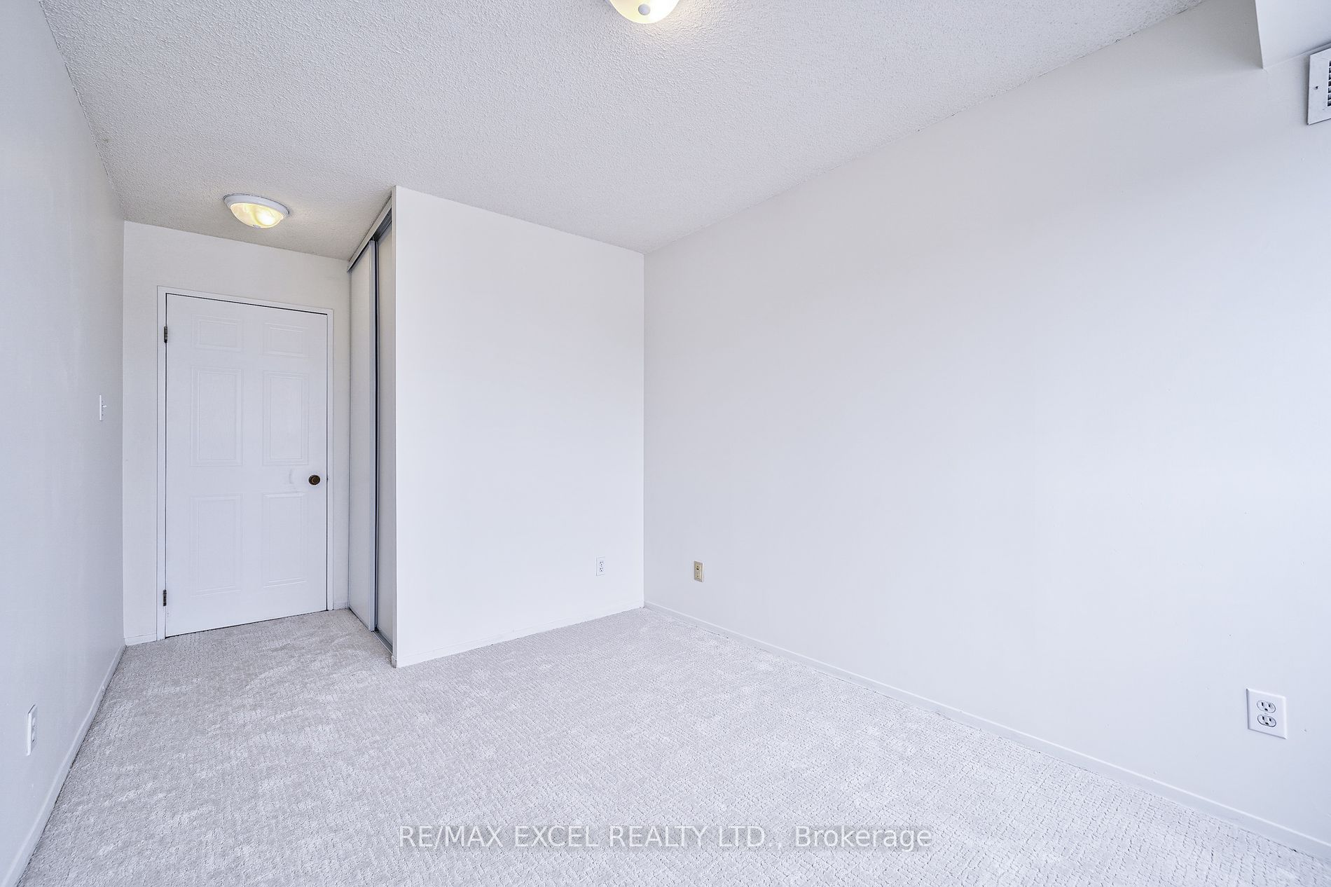 1470 Midland Ave, #409