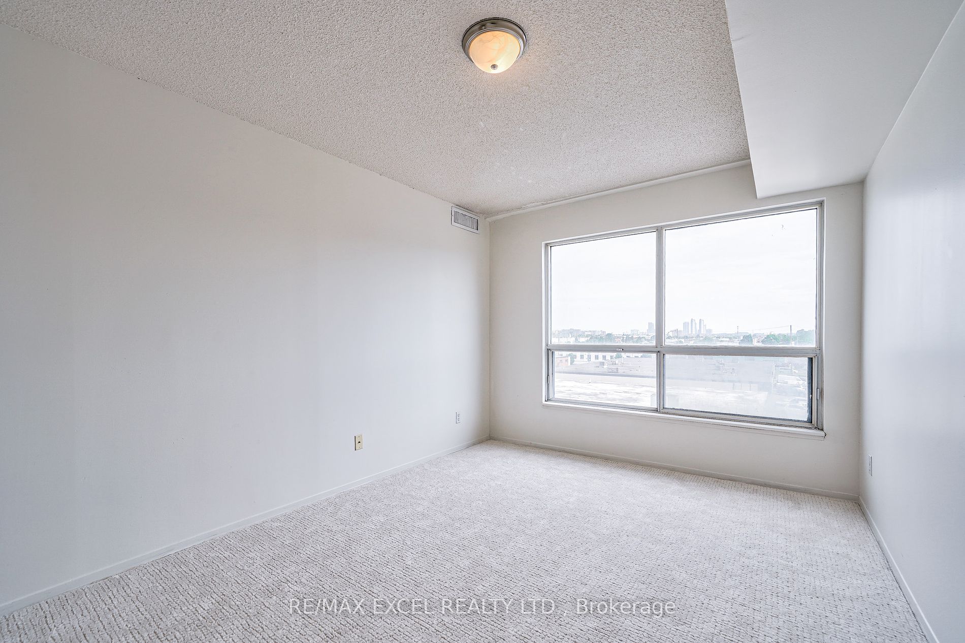 1470 Midland Ave, #409