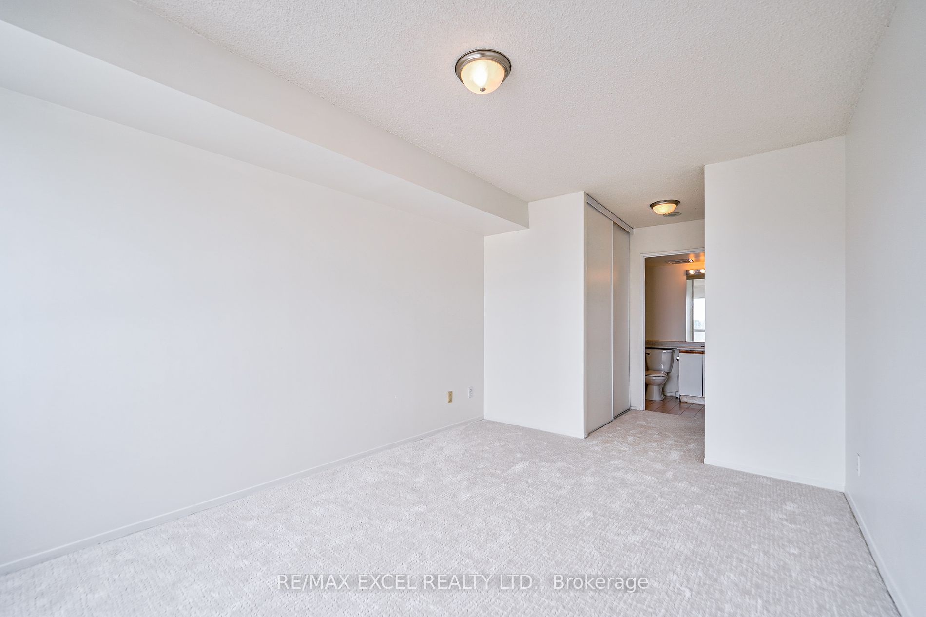 1470 Midland Ave, #409