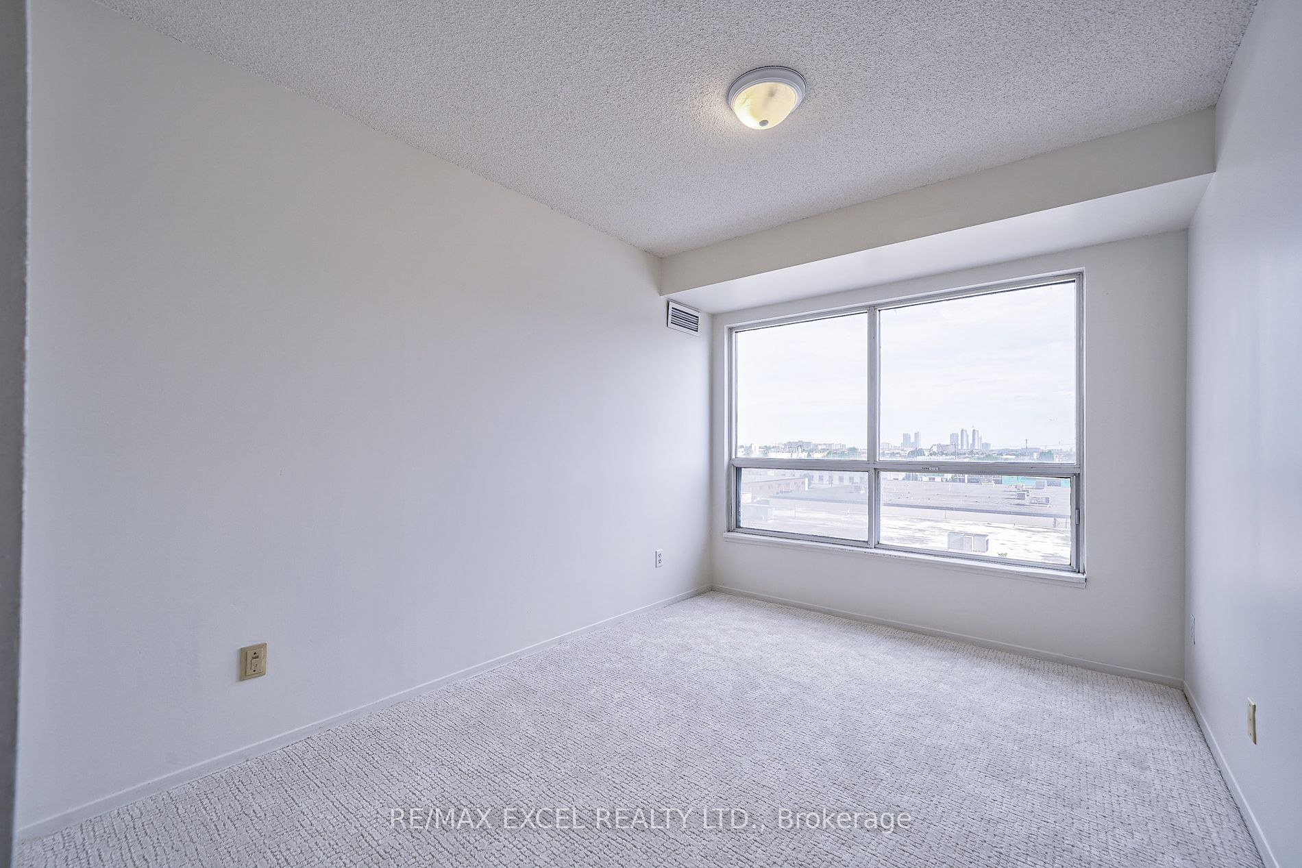 1470 Midland Ave, #409