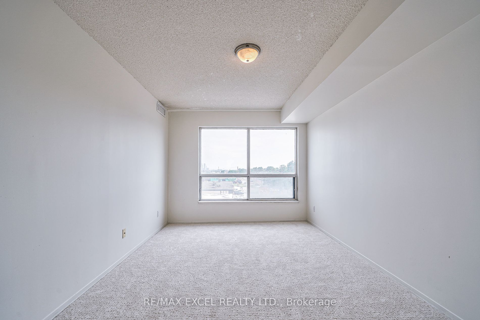 1470 Midland Ave, #409