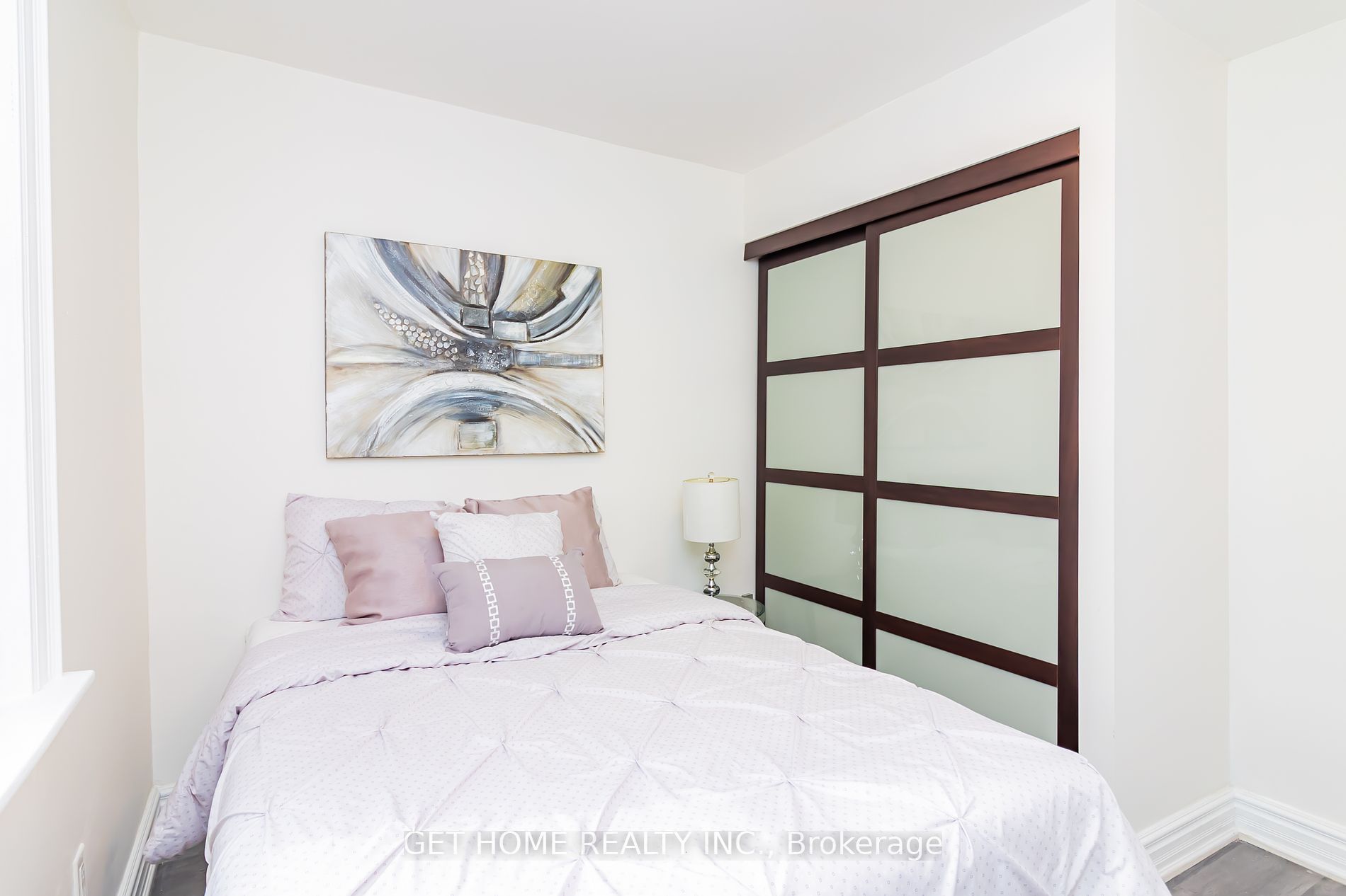 15 Vanbrugh Ave