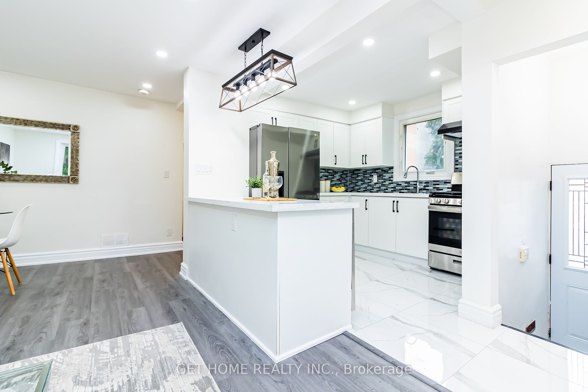 15 Vanbrugh Ave