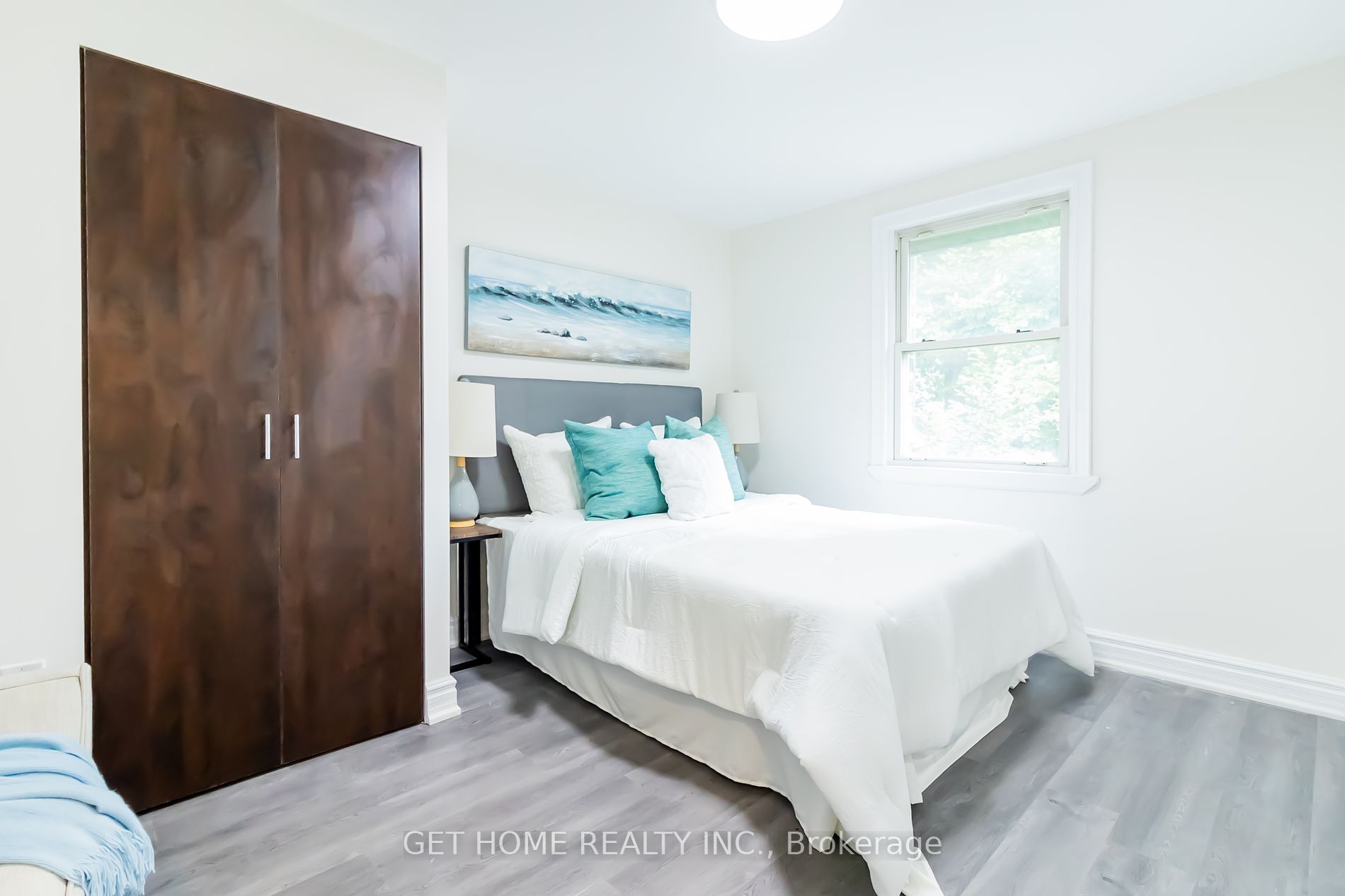 15 Vanbrugh Ave
