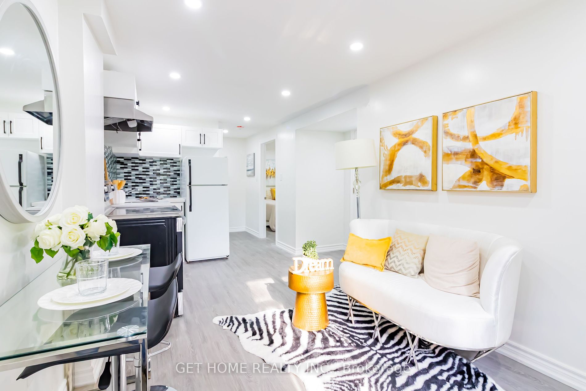 15 Vanbrugh Ave