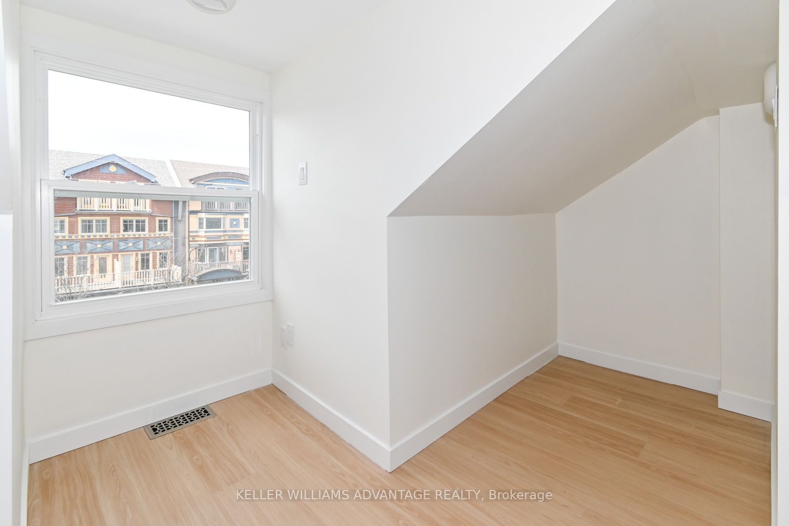 113 Woodbine Avenue #upper