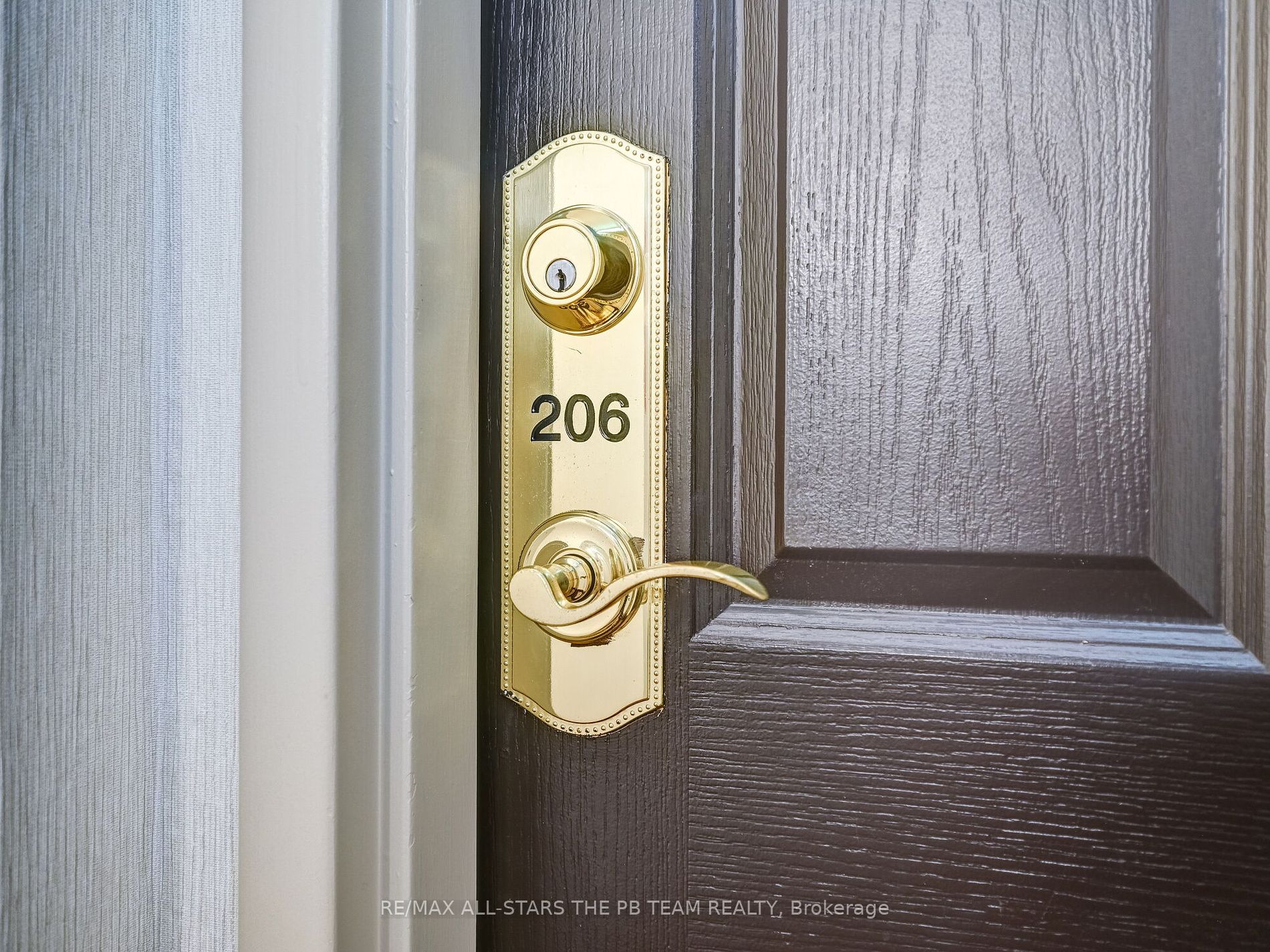 2 Westney Road N #206