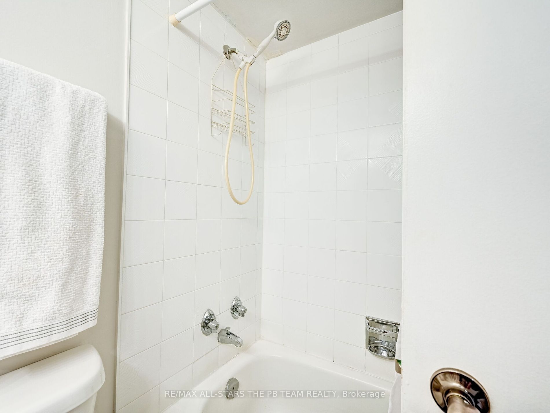2 Westney Road N #206