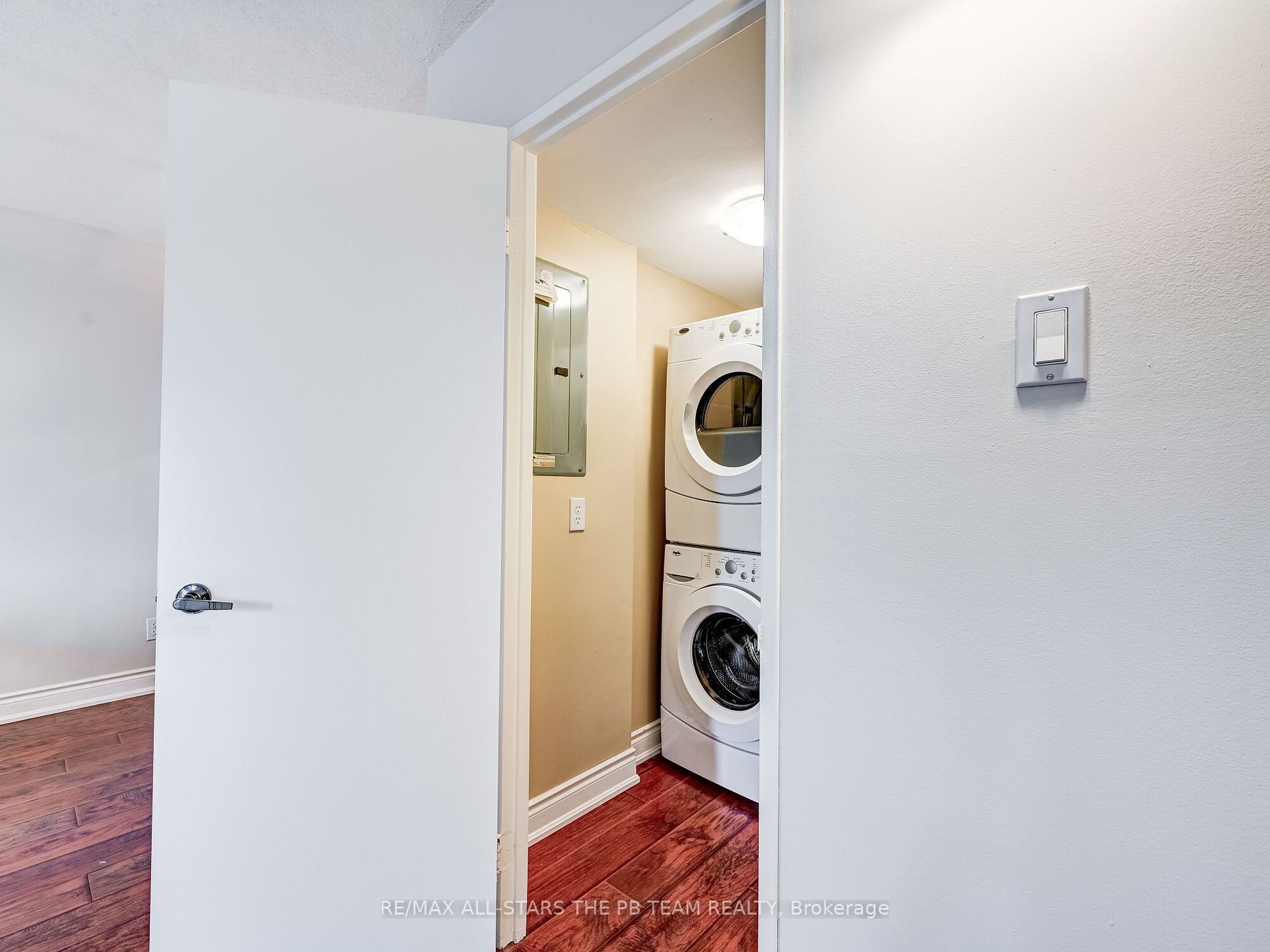 2 Westney Road N #206