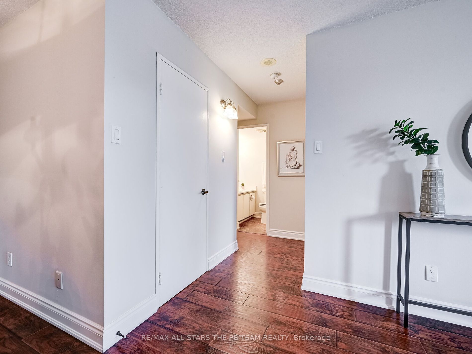 2 Westney Road N #206