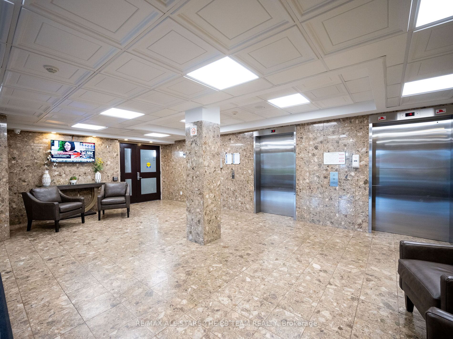 2 Westney Road N #206