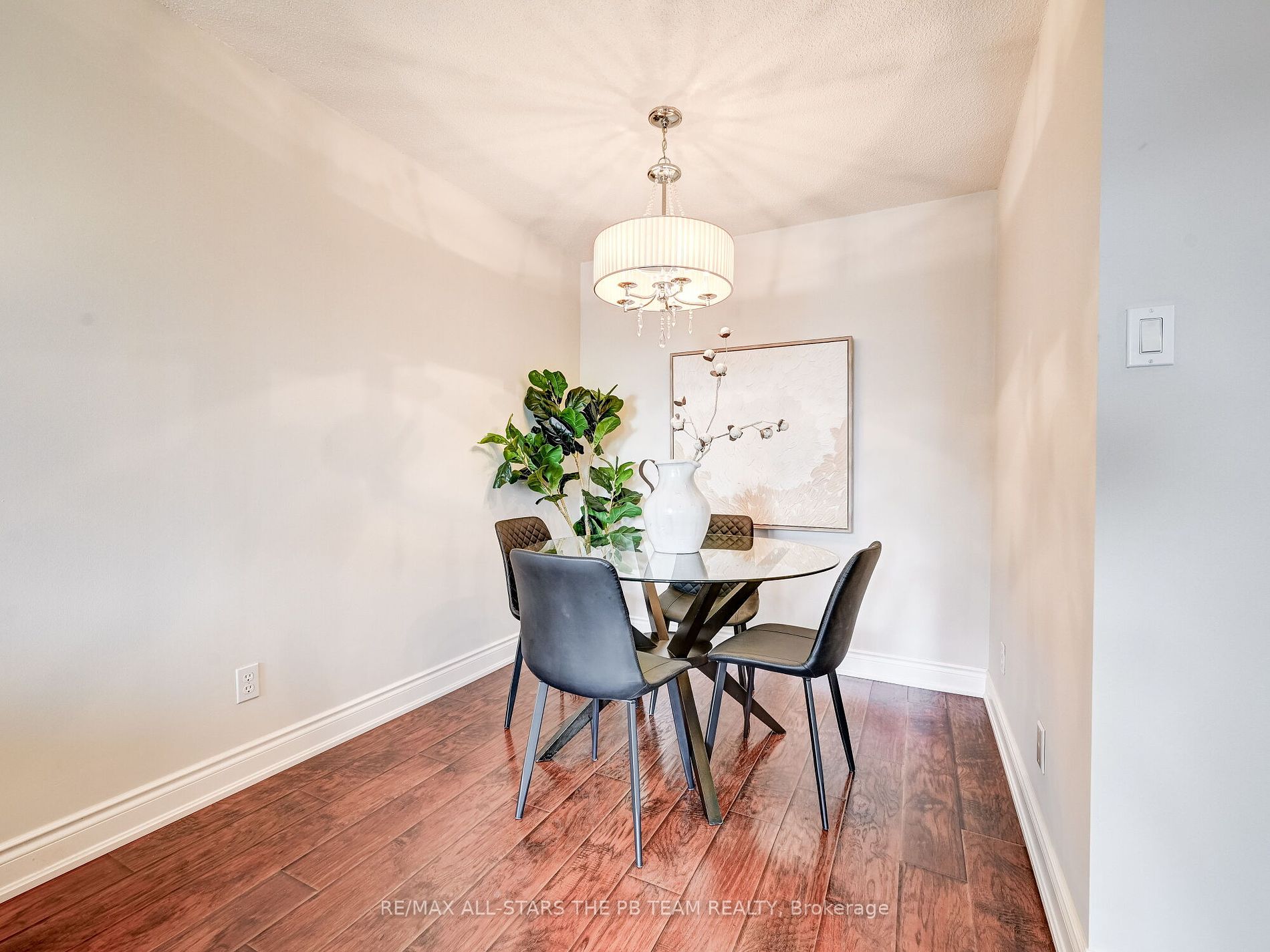 2 Westney Road N #206