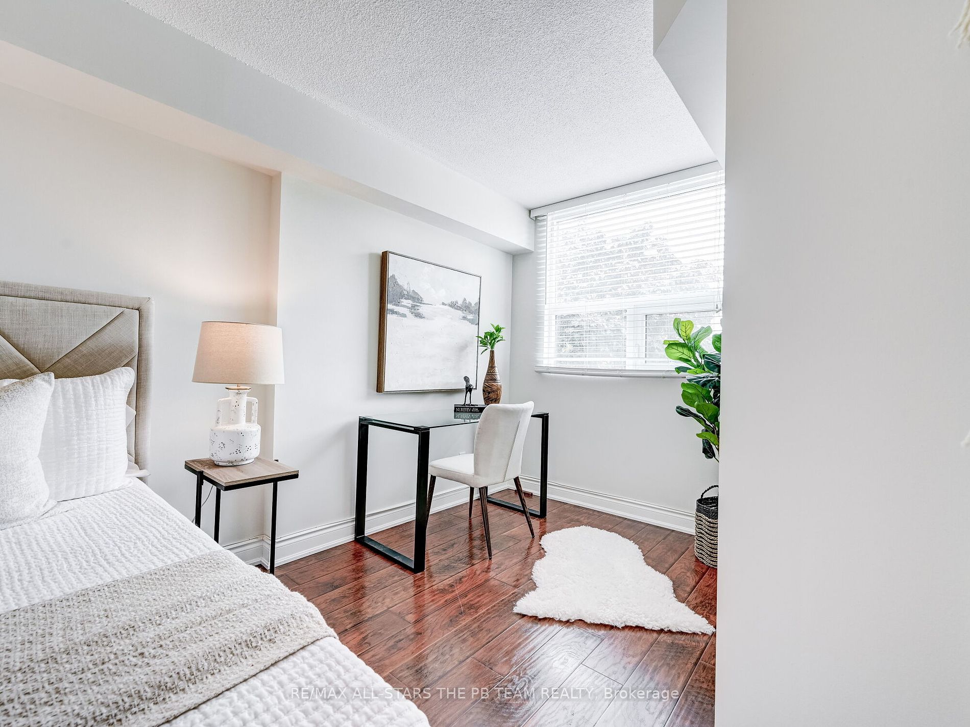 2 Westney Road N #206
