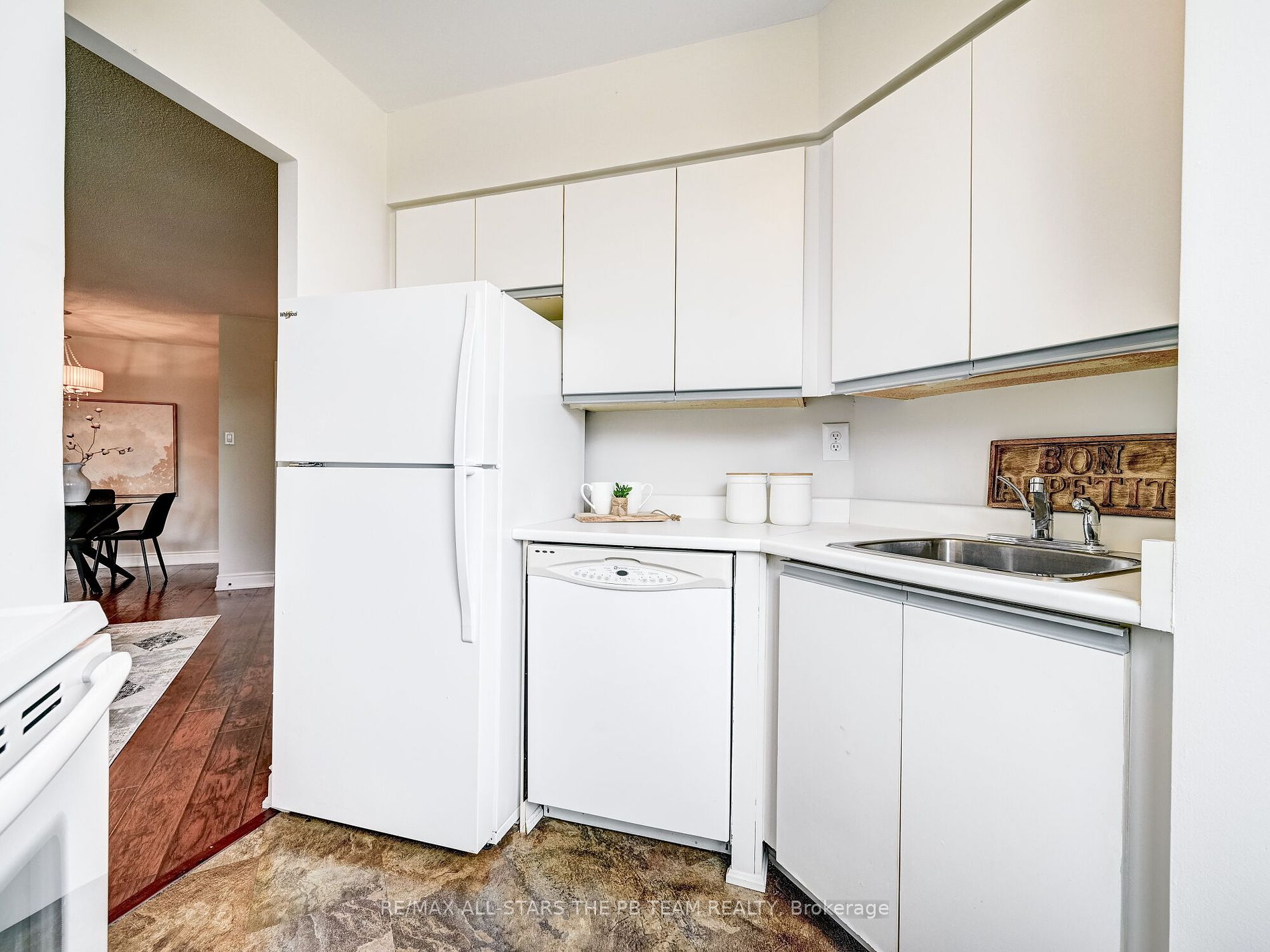 2 Westney Road N #206