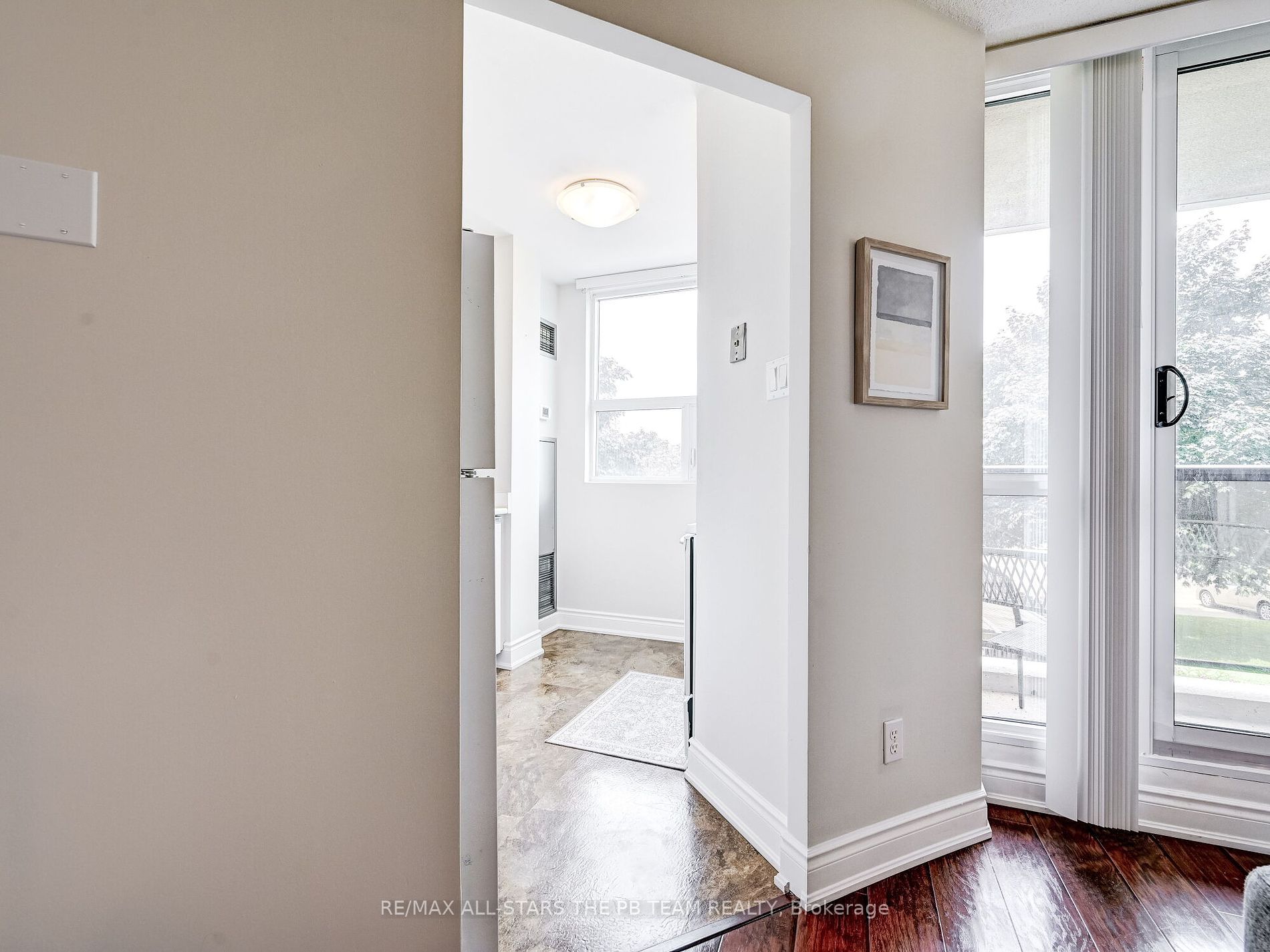 2 Westney Road N #206