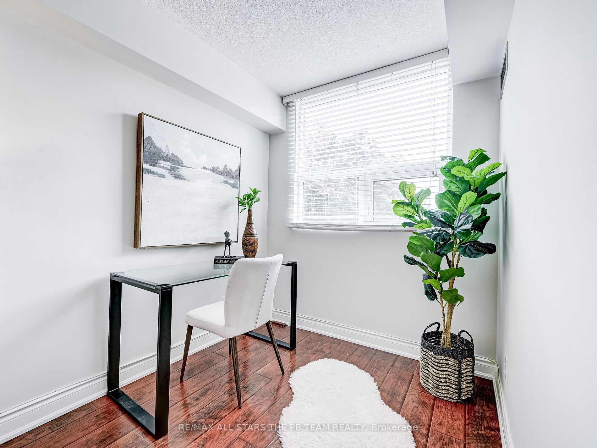 2 Westney Road N #206