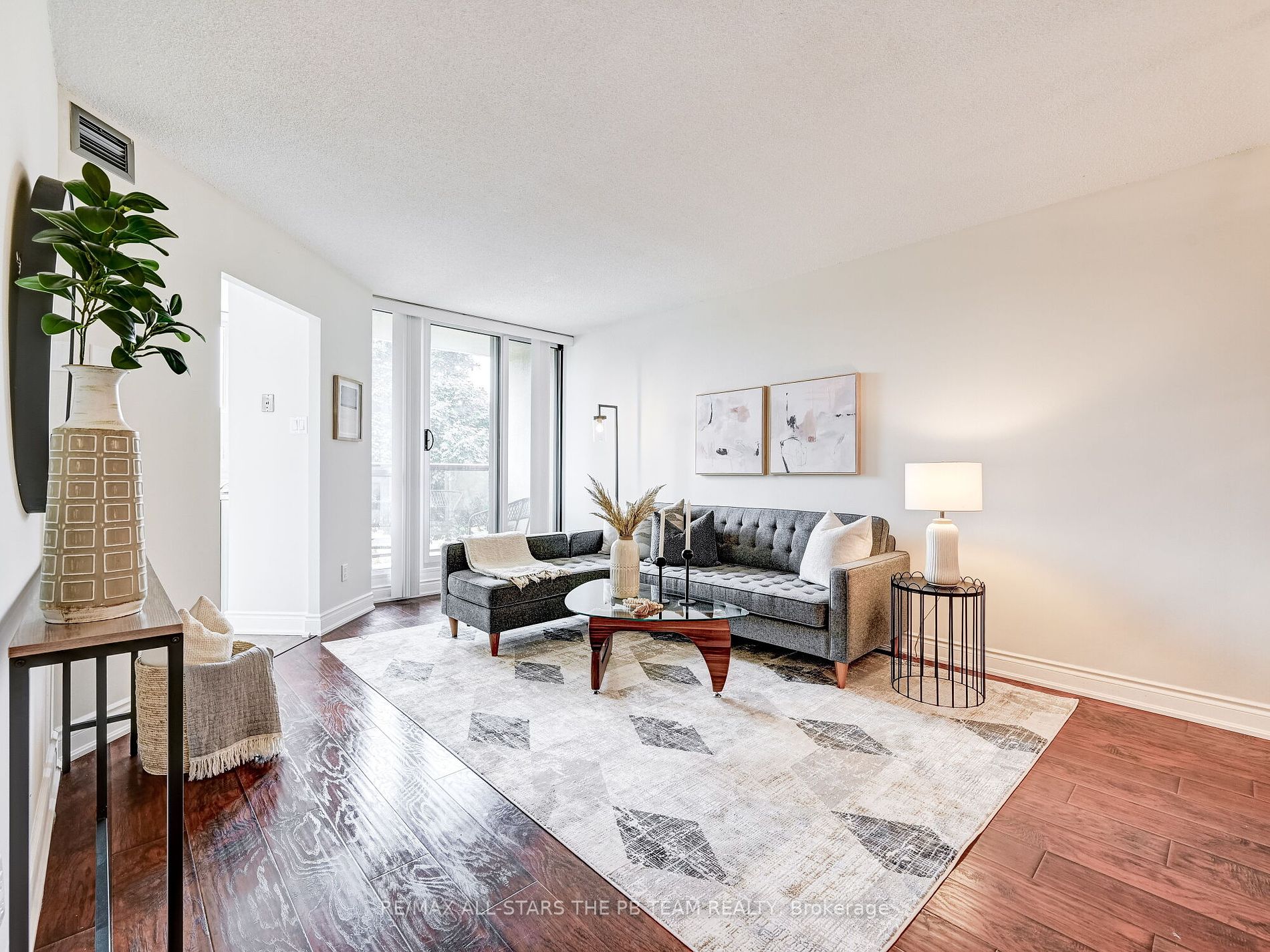 2 Westney Road N #206