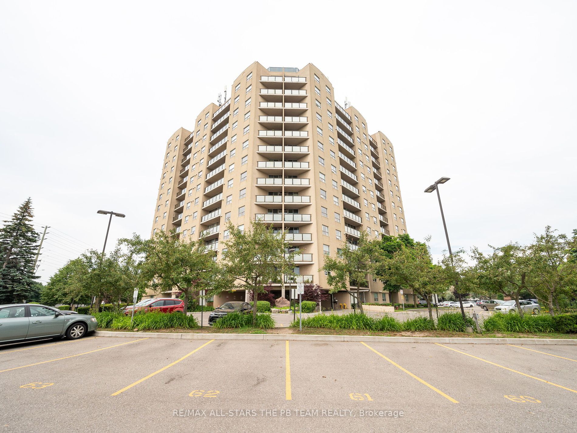 2 Westney Road N #206