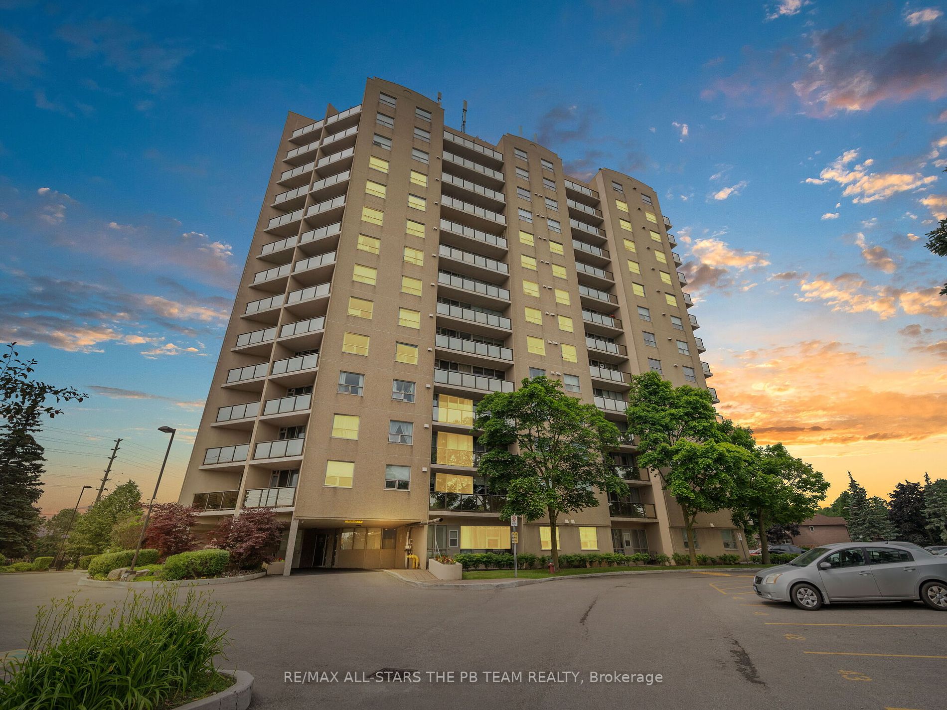 2 Westney Road N #206