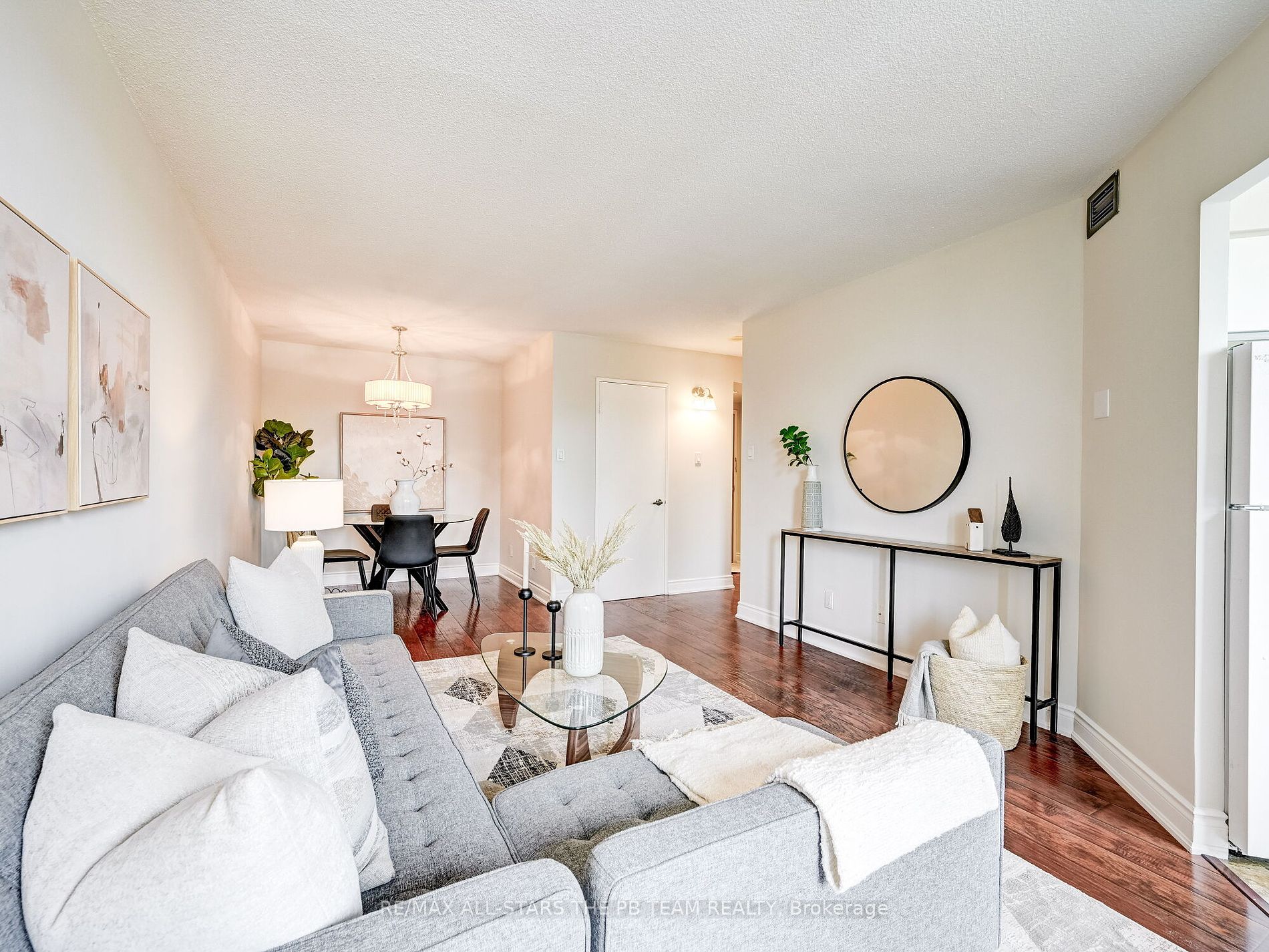 2 Westney Road N #206