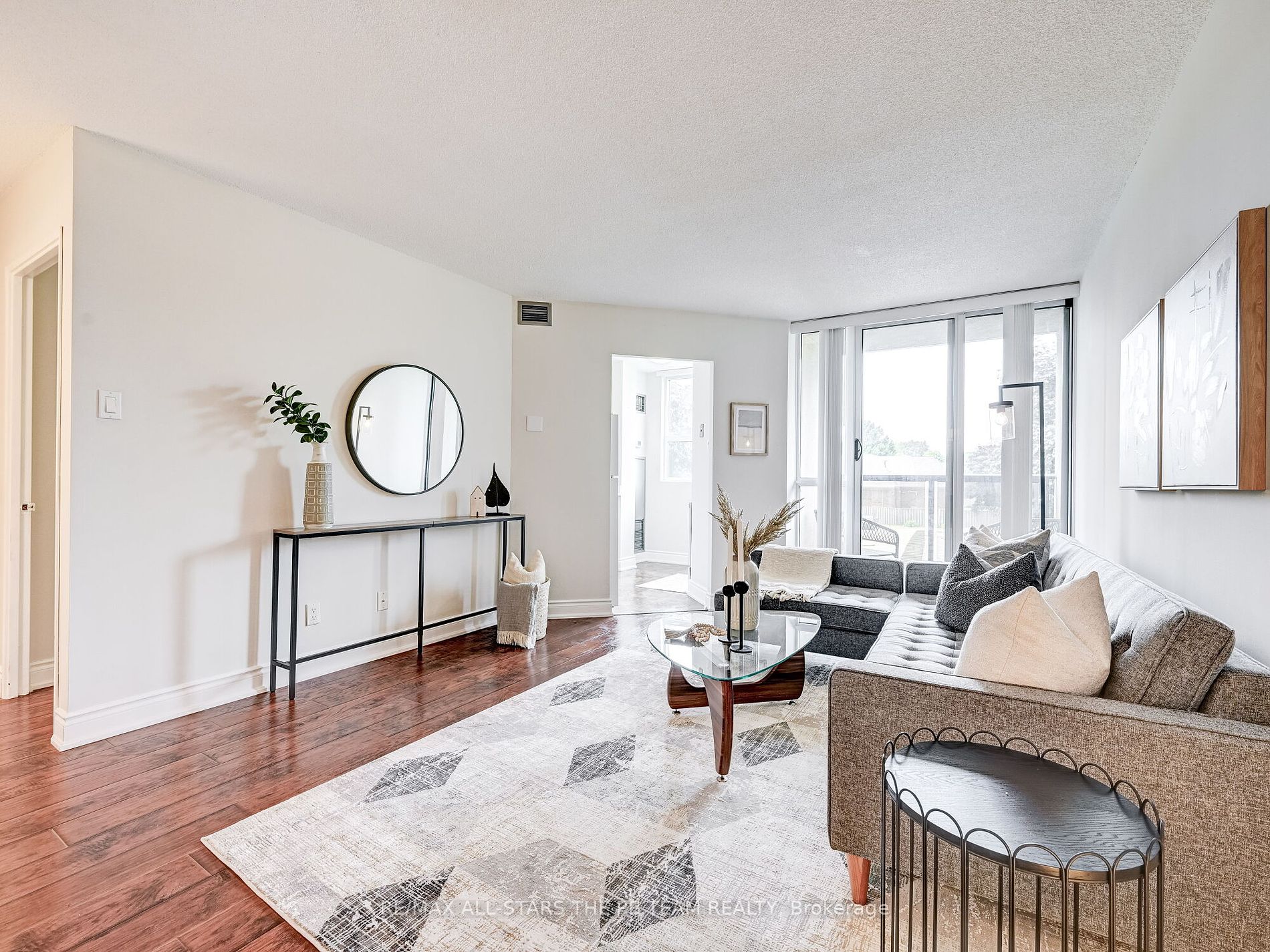 2 Westney Road N #206