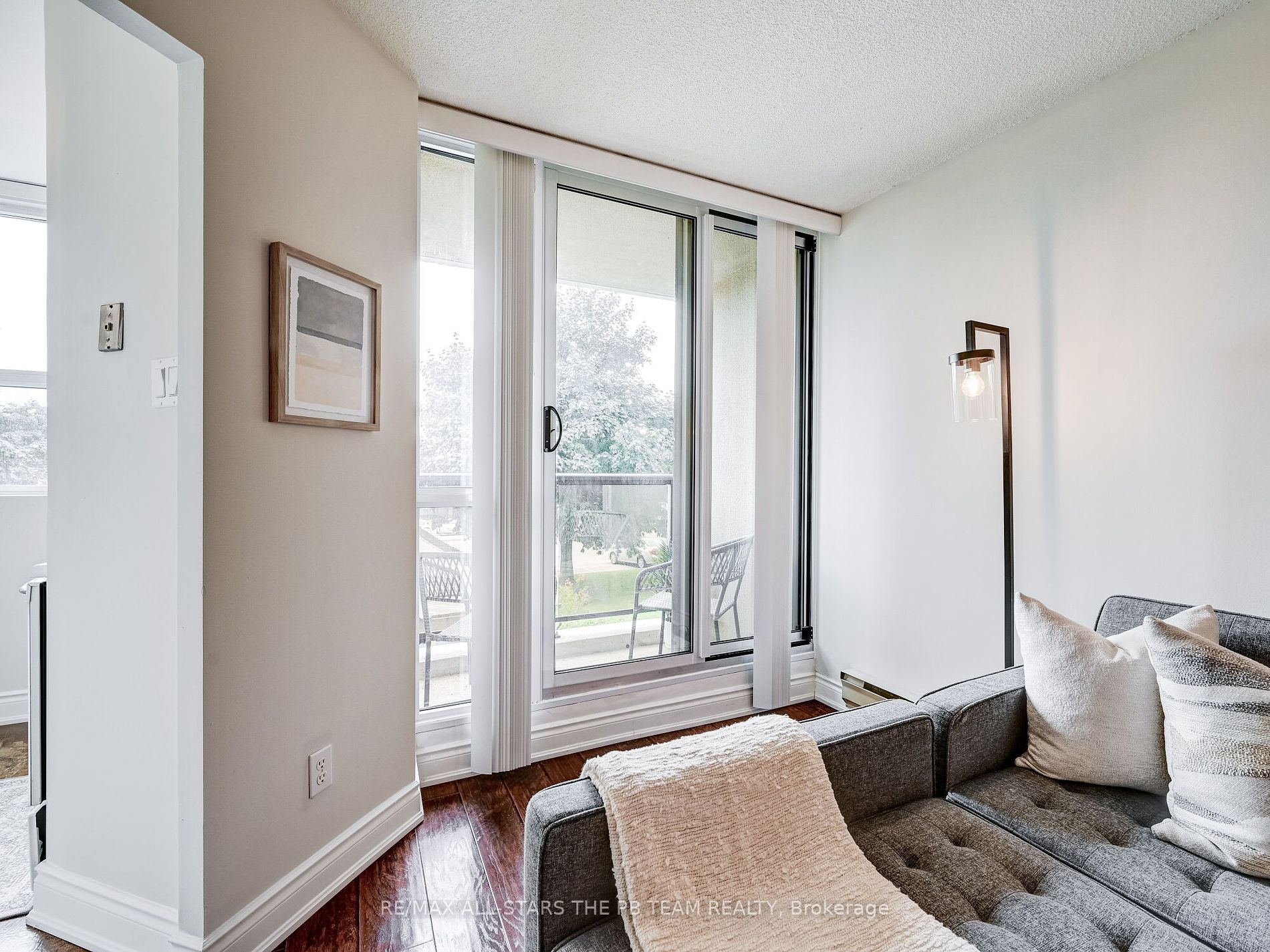2 Westney Road N #206