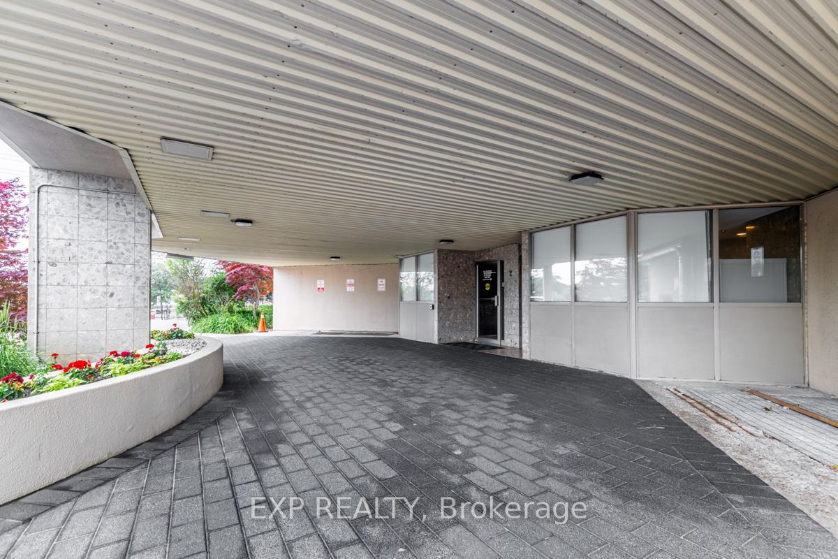 2 Westney Road N #305