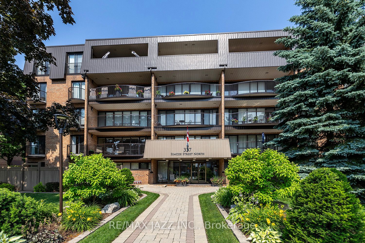 337 Simcoe St N, #201