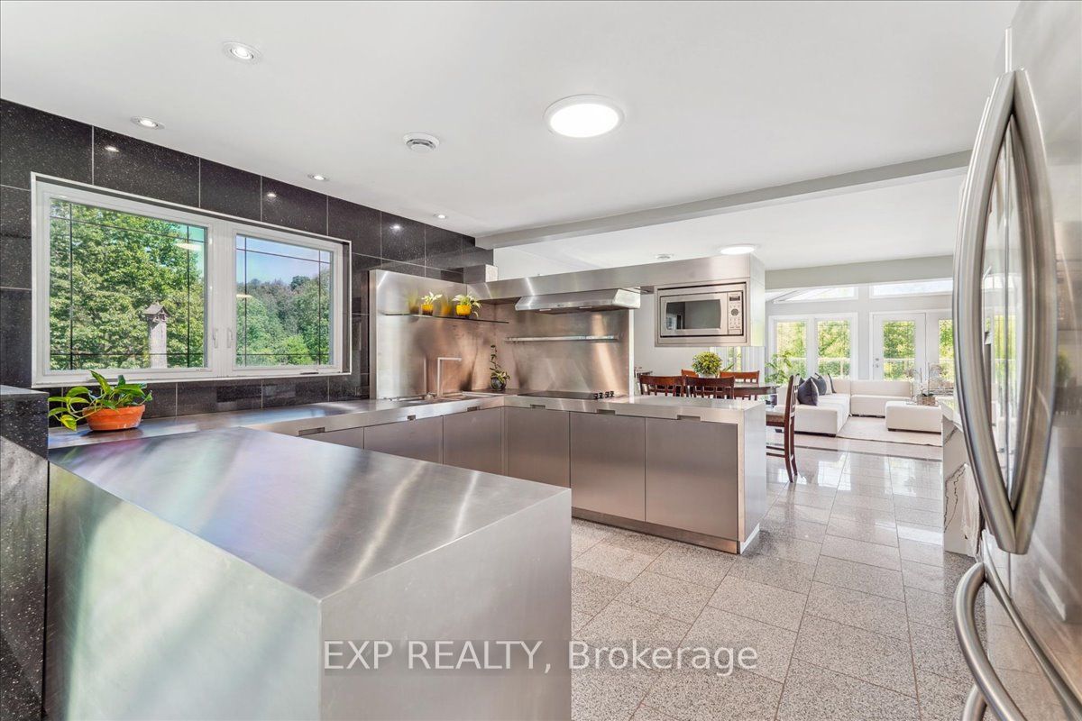 3505 Cochrane Street