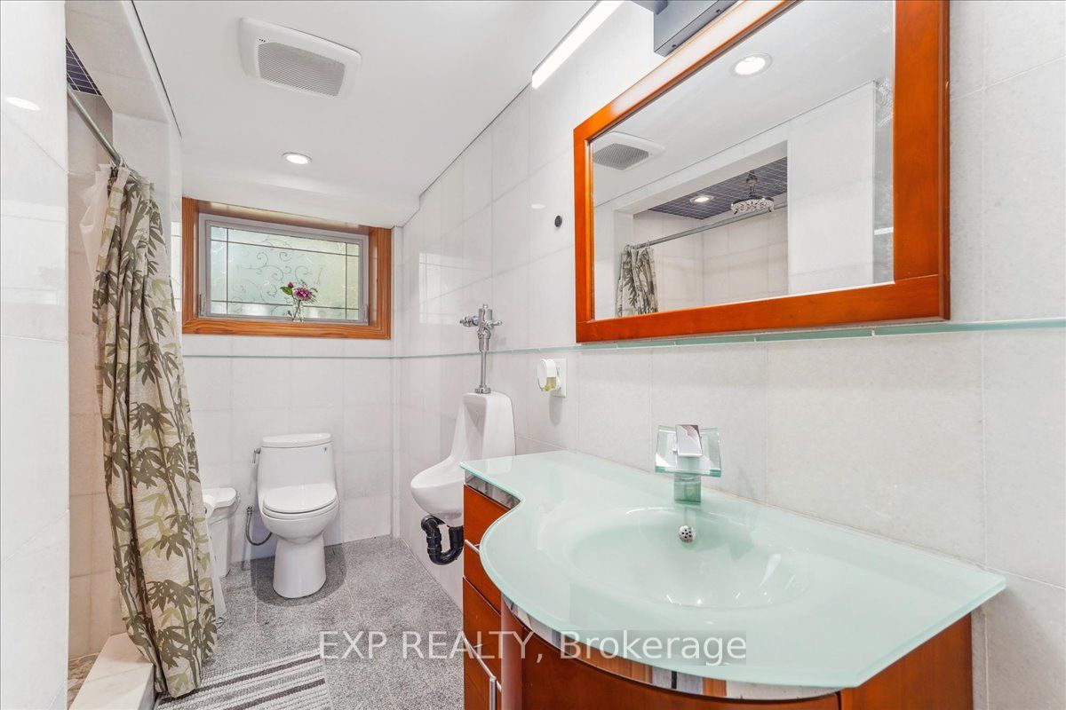 3505 Cochrane Street
