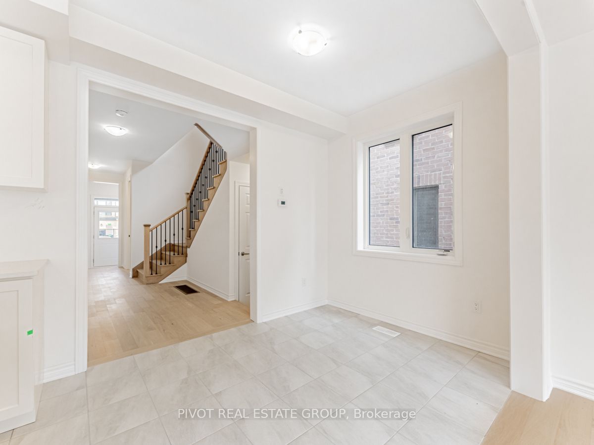 39 Waterfront Cres