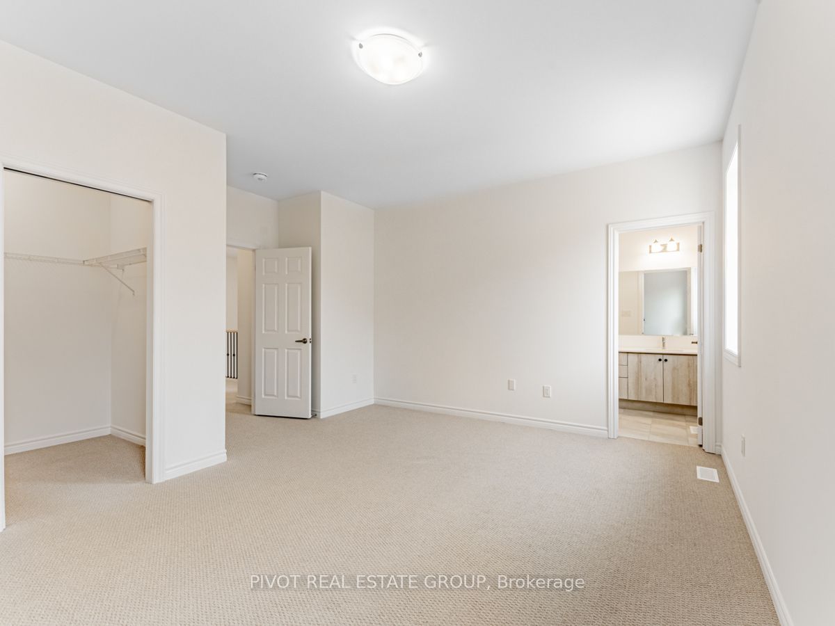 39 Waterfront Cres
