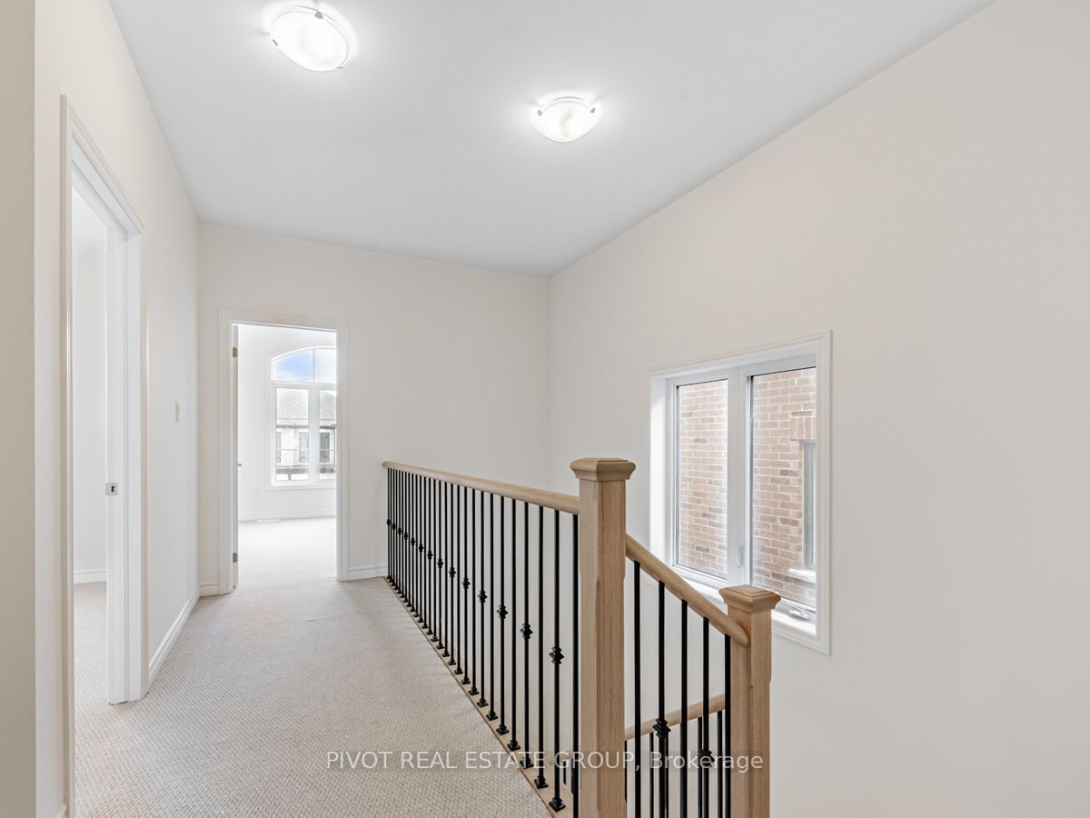 39 Waterfront Cres