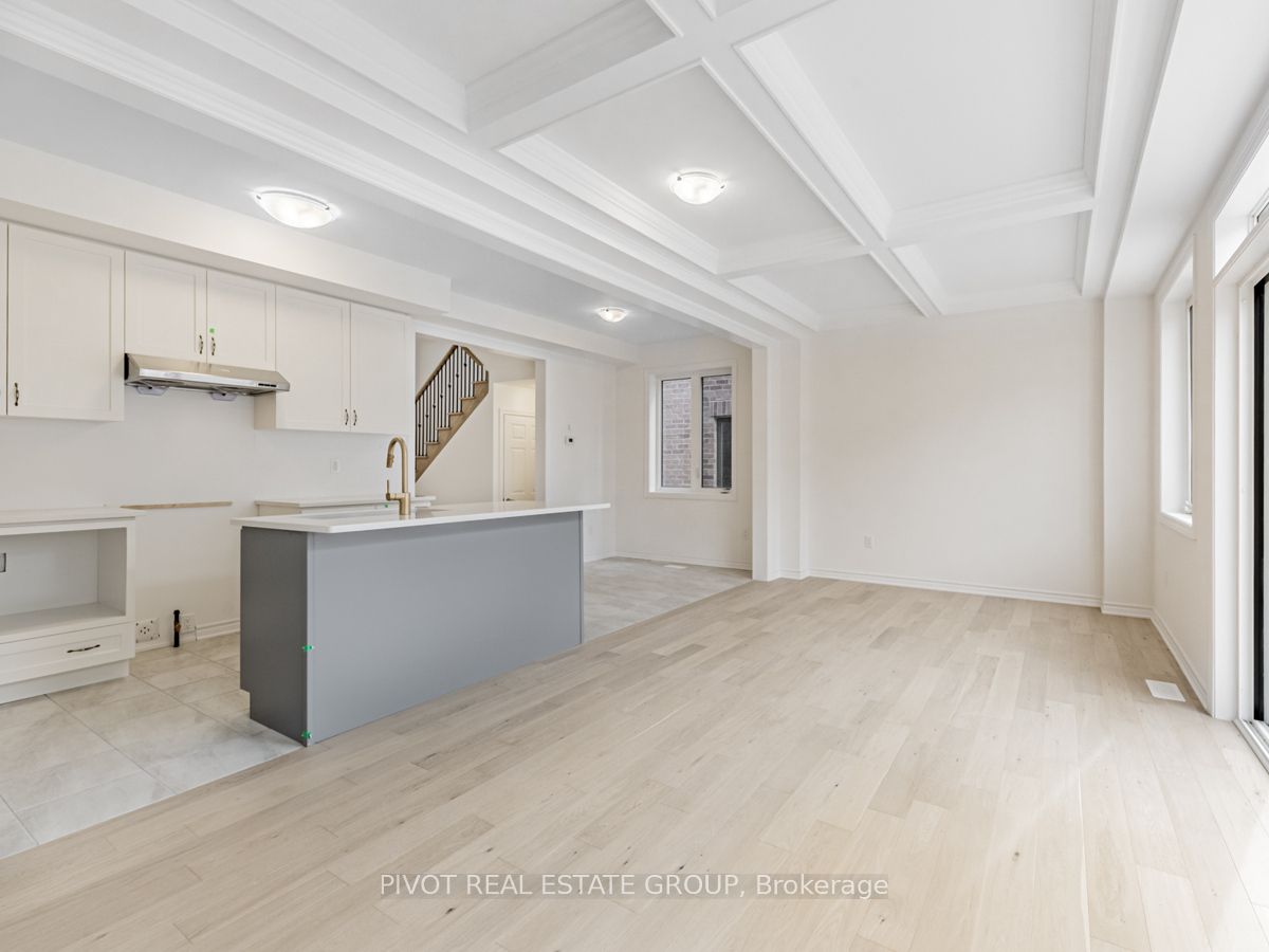 39 Waterfront Cres