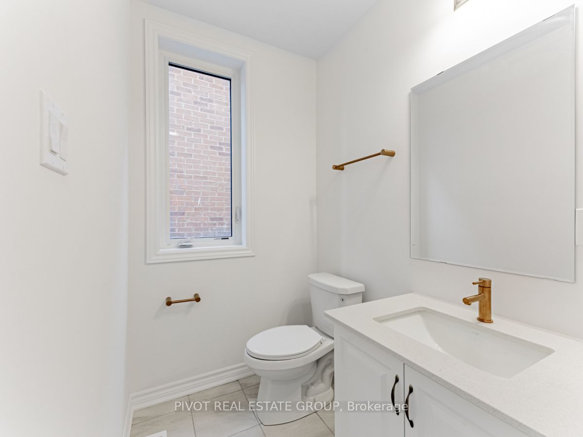 39 Waterfront Cres