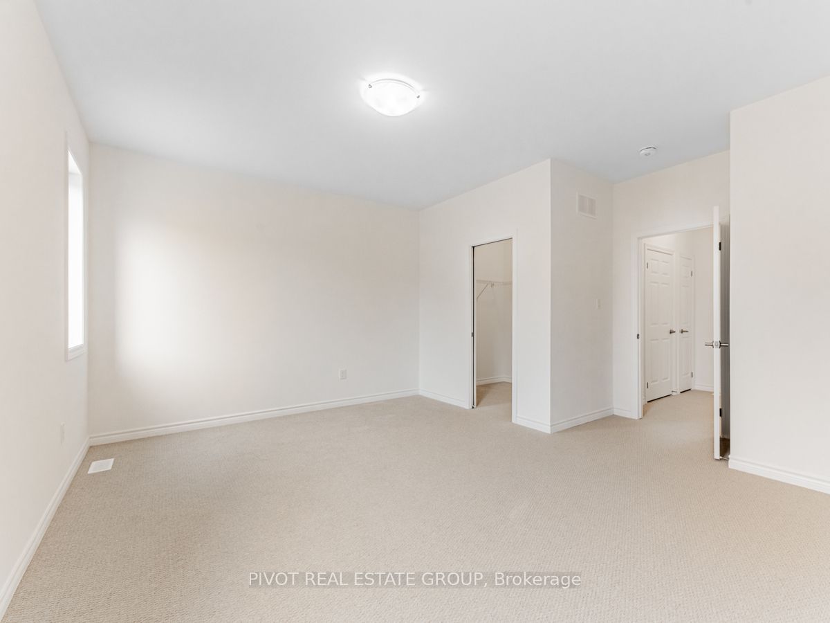 39 Waterfront Cres