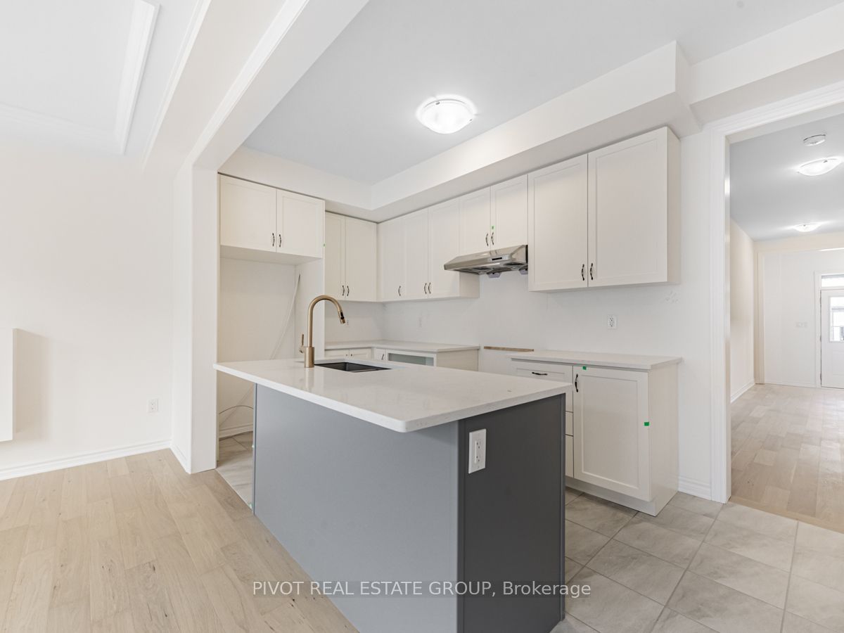 39 Waterfront Cres