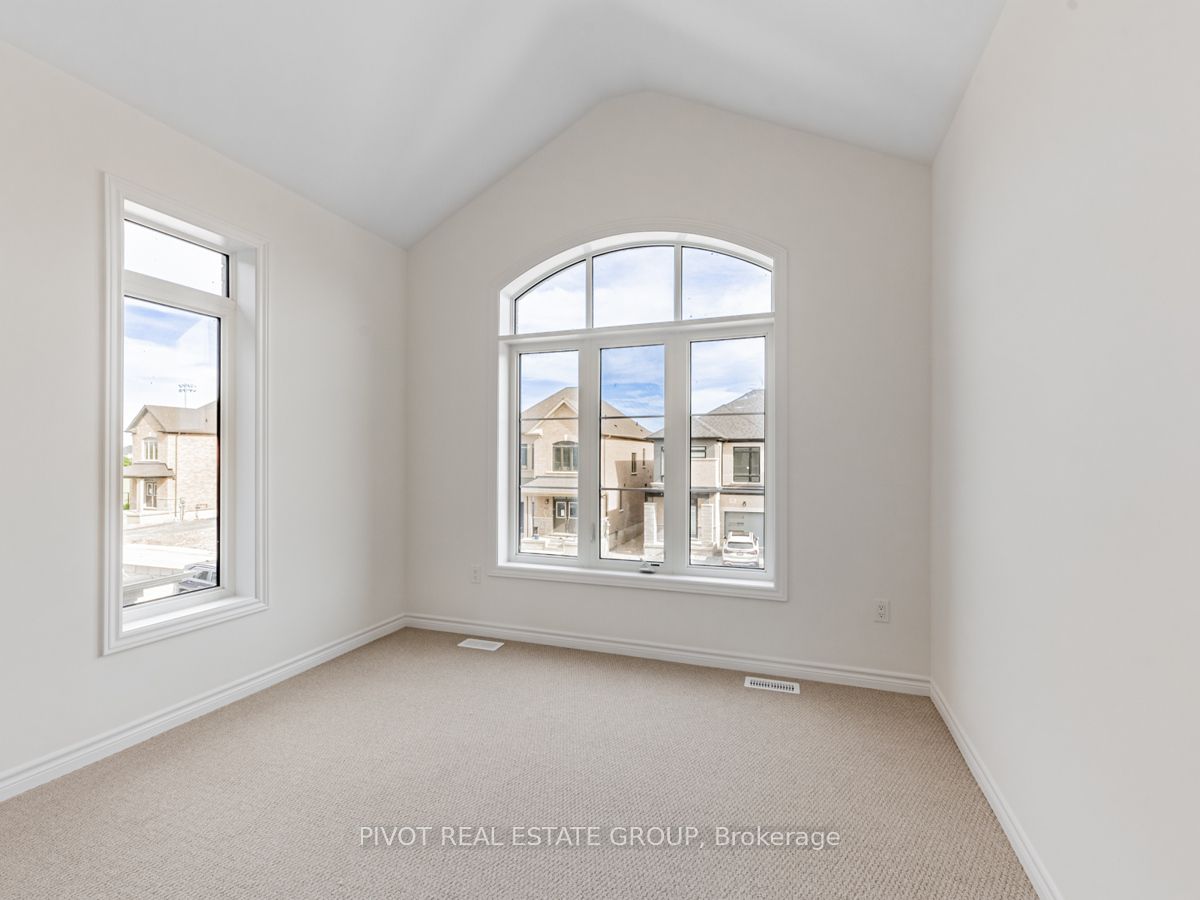 39 Waterfront Cres