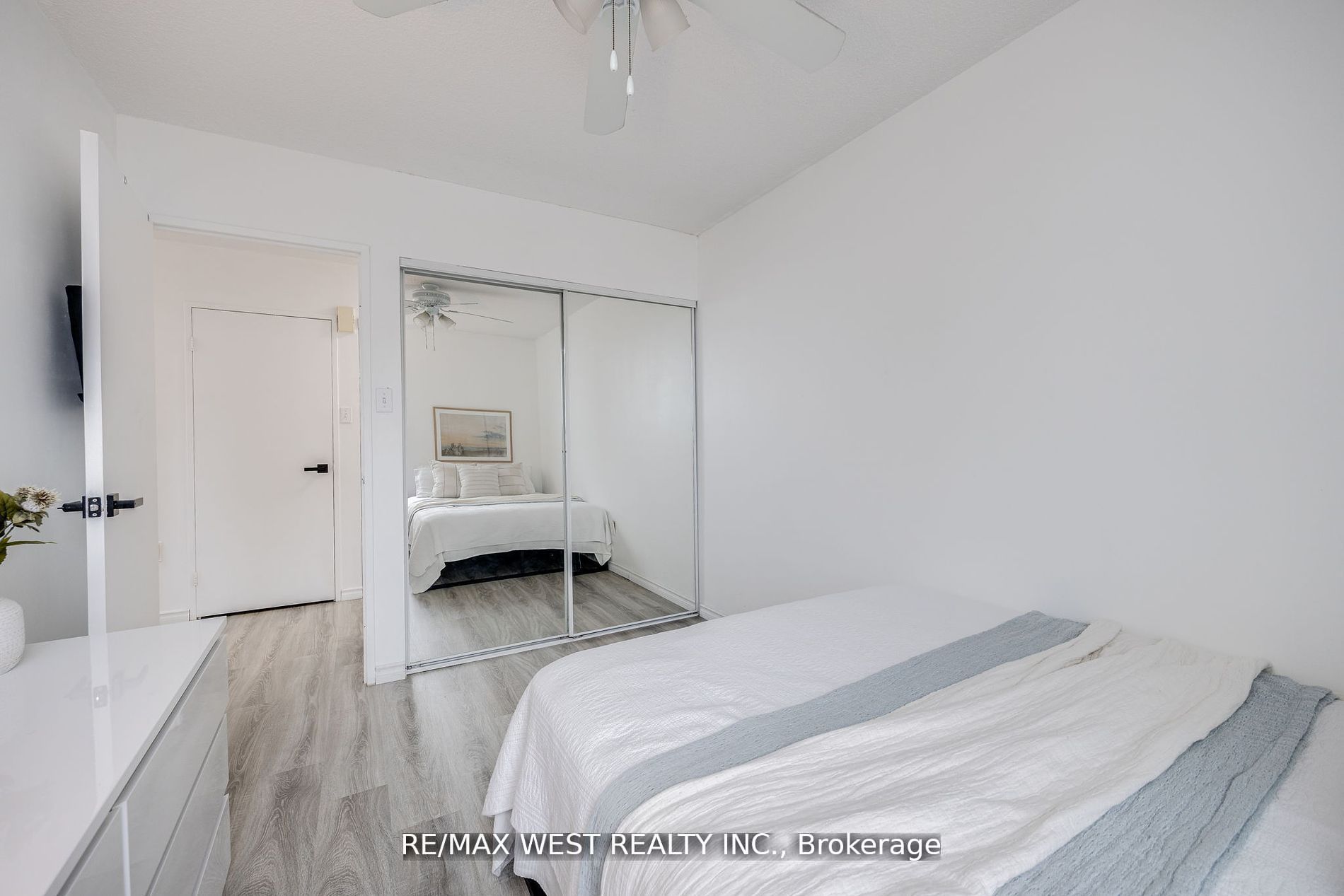 1210 Radom Street, #910
