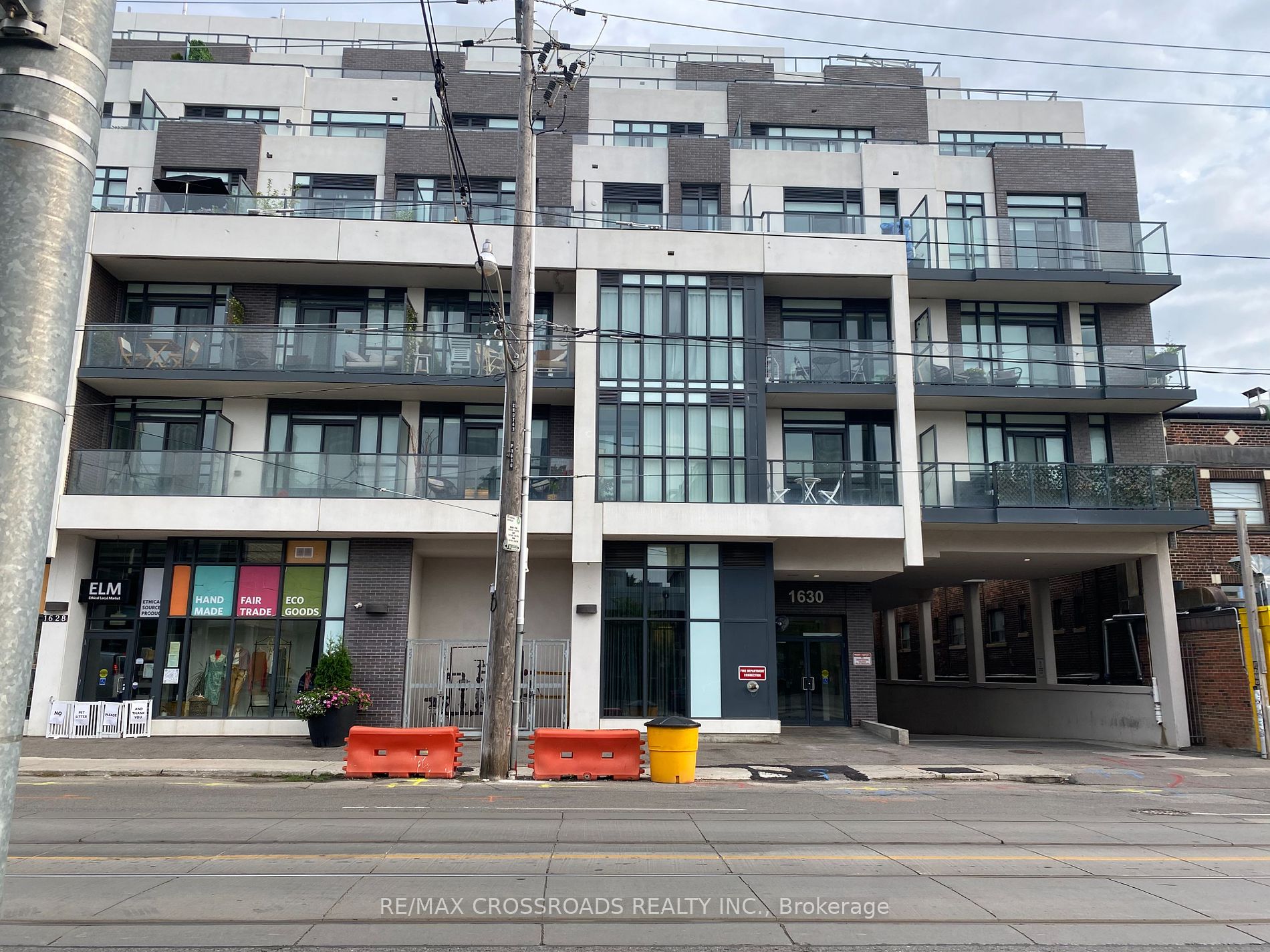 1630 Queen St E, #414