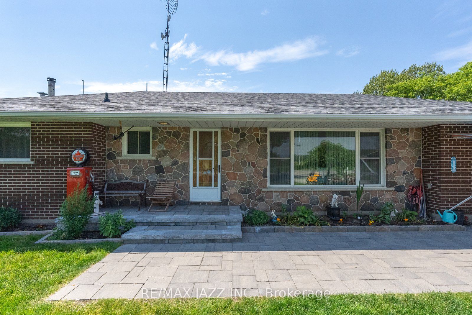 19020 Simcoe St