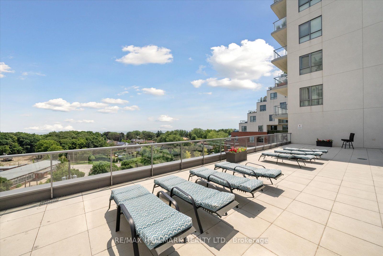 22 East Haven Dr, #523
